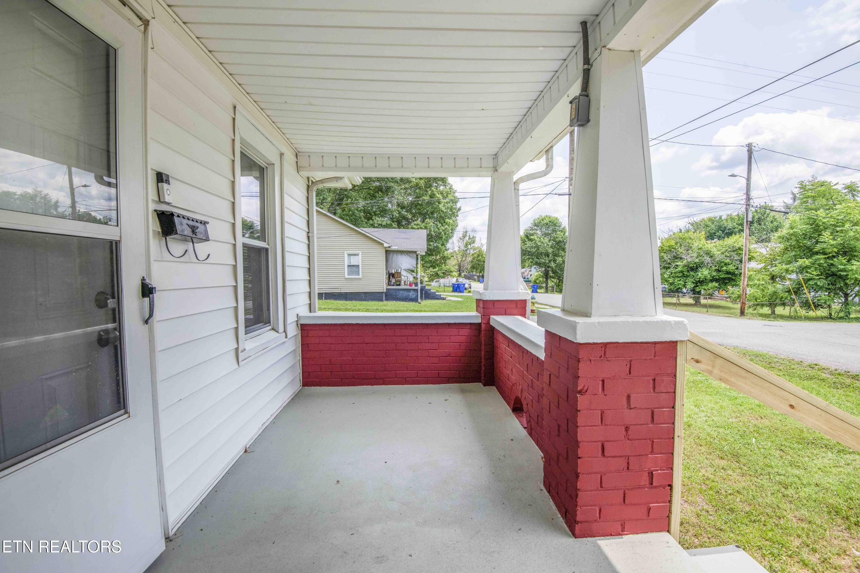912 Medaris Street Clinton TN 37716