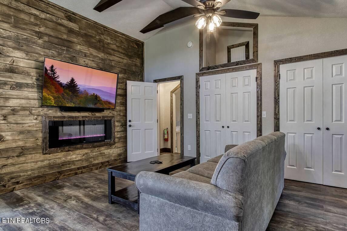 1120 Tanrac Trail Gatlinburg TN 37738