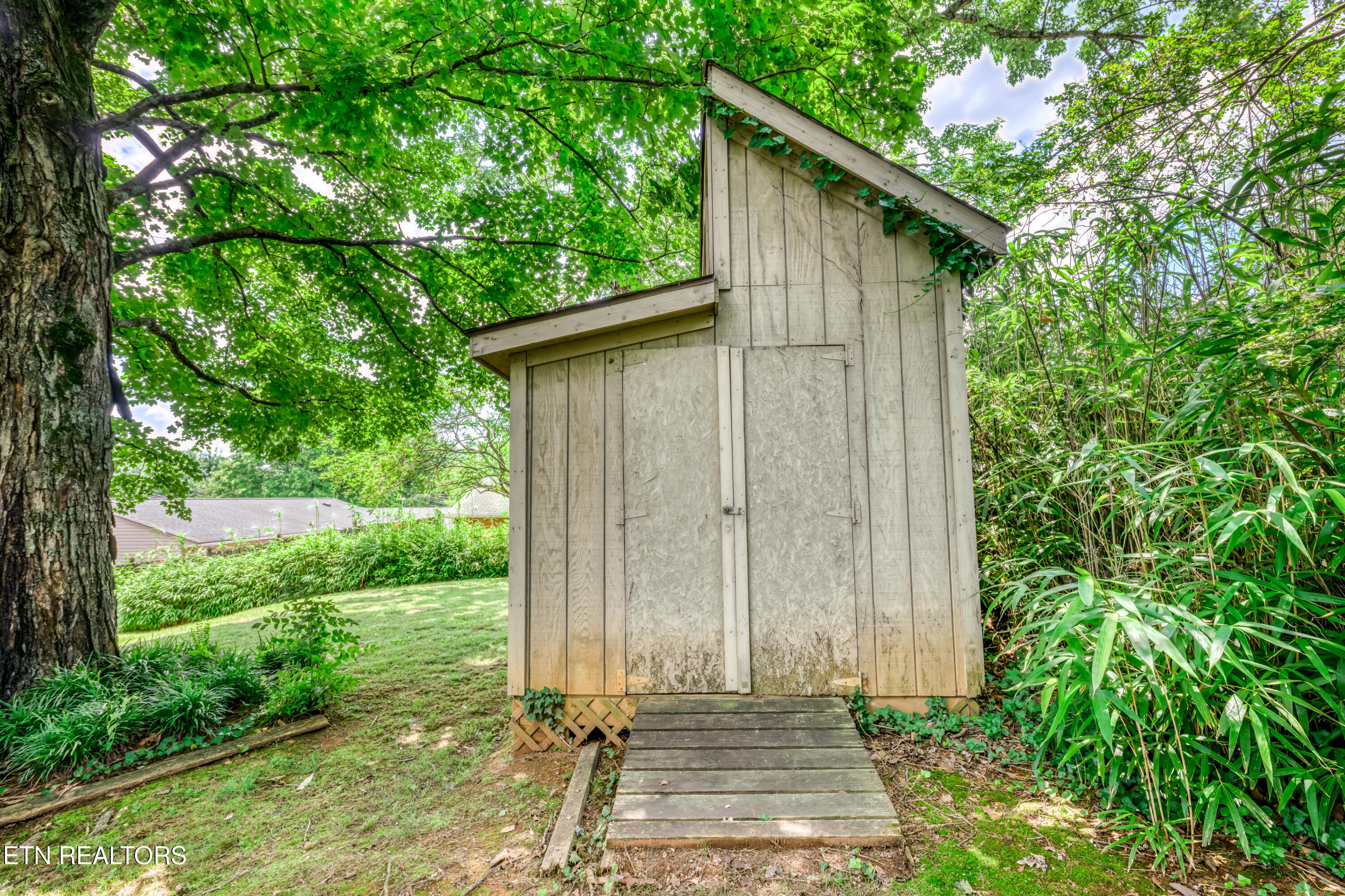 3107 Myrtlewood Drive Knoxville TN 37921