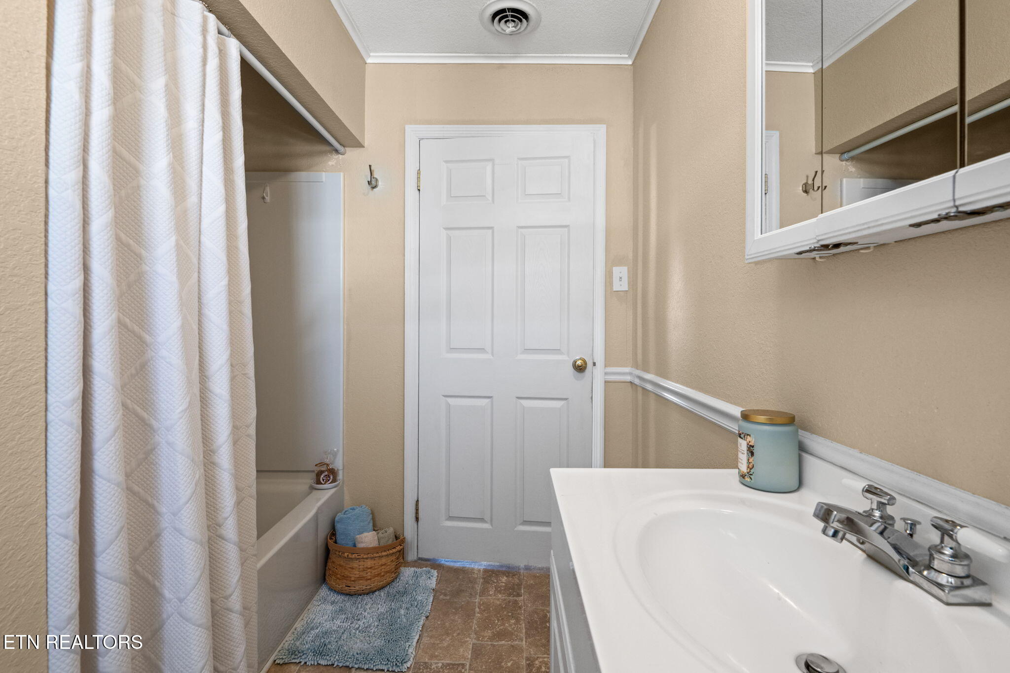 902 Fowler Street Clinton TN 37716