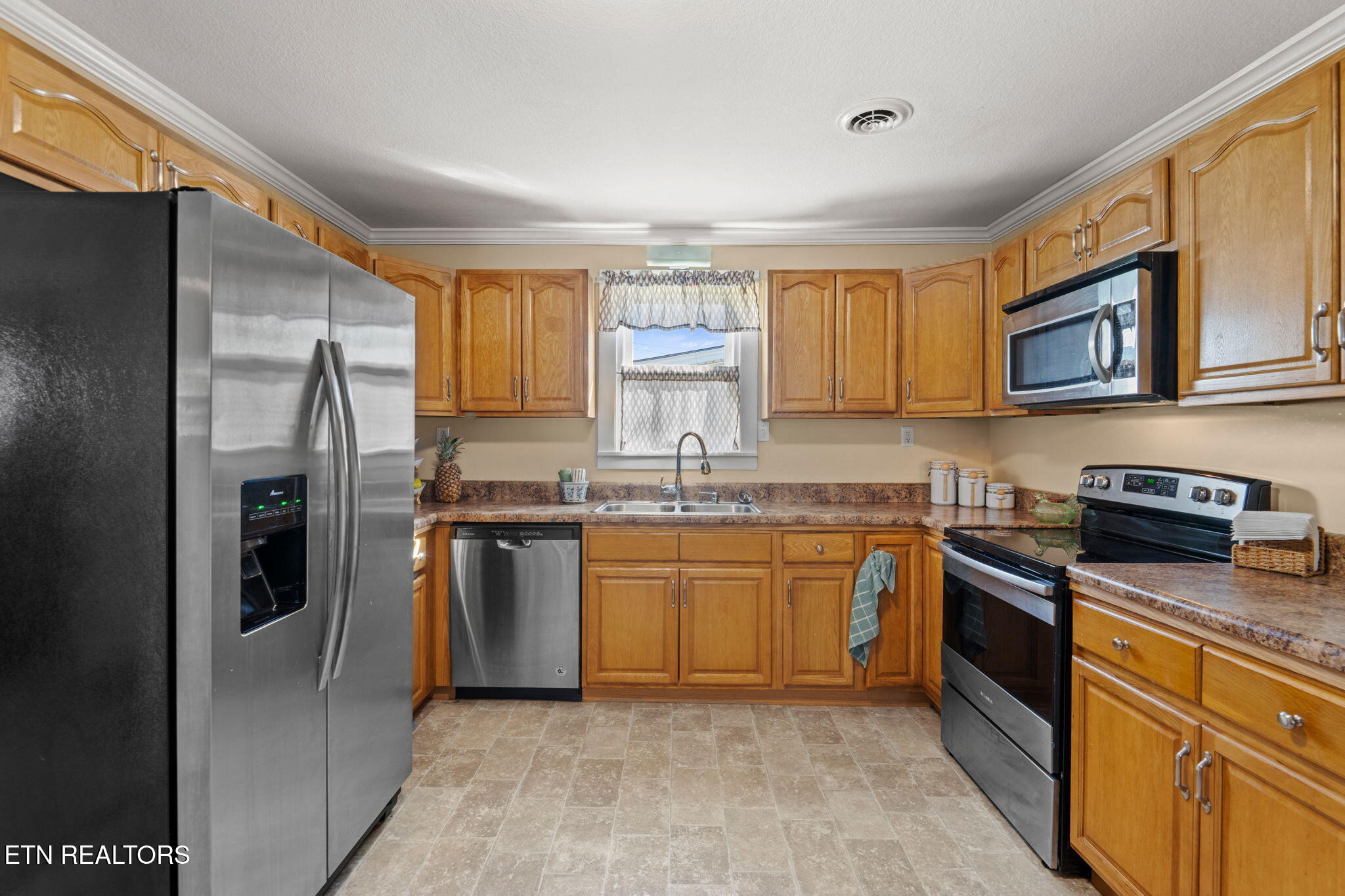 902 Fowler Street Clinton TN 37716