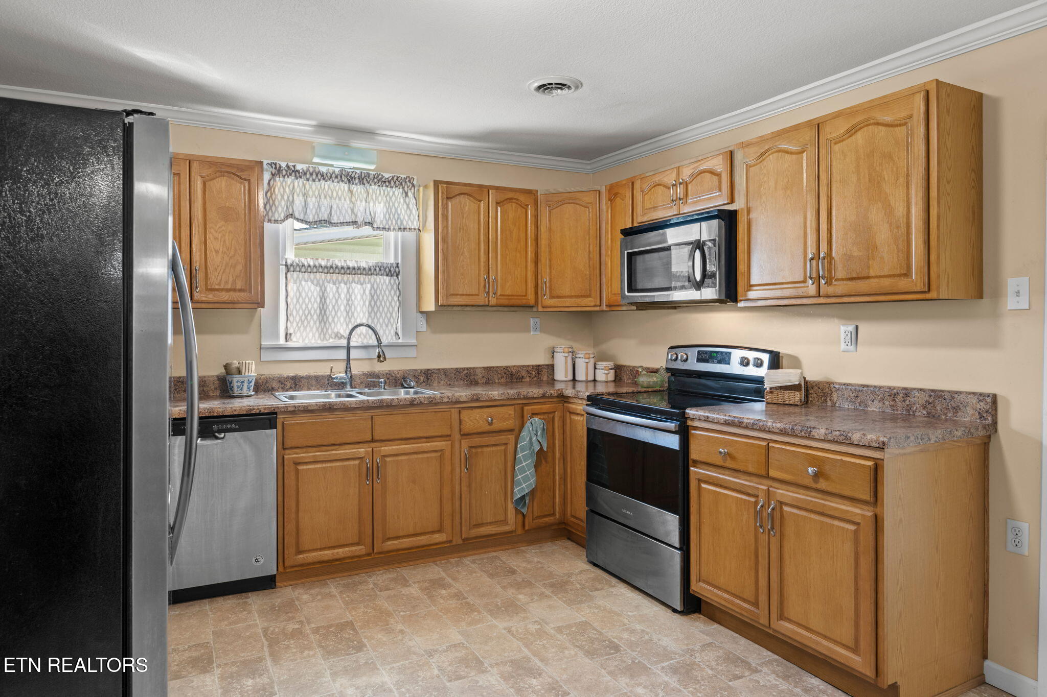 902 Fowler Street Clinton TN 37716