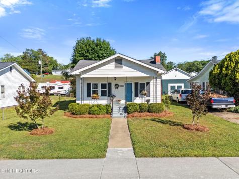 902 Fowler Street Clinton TN 37716