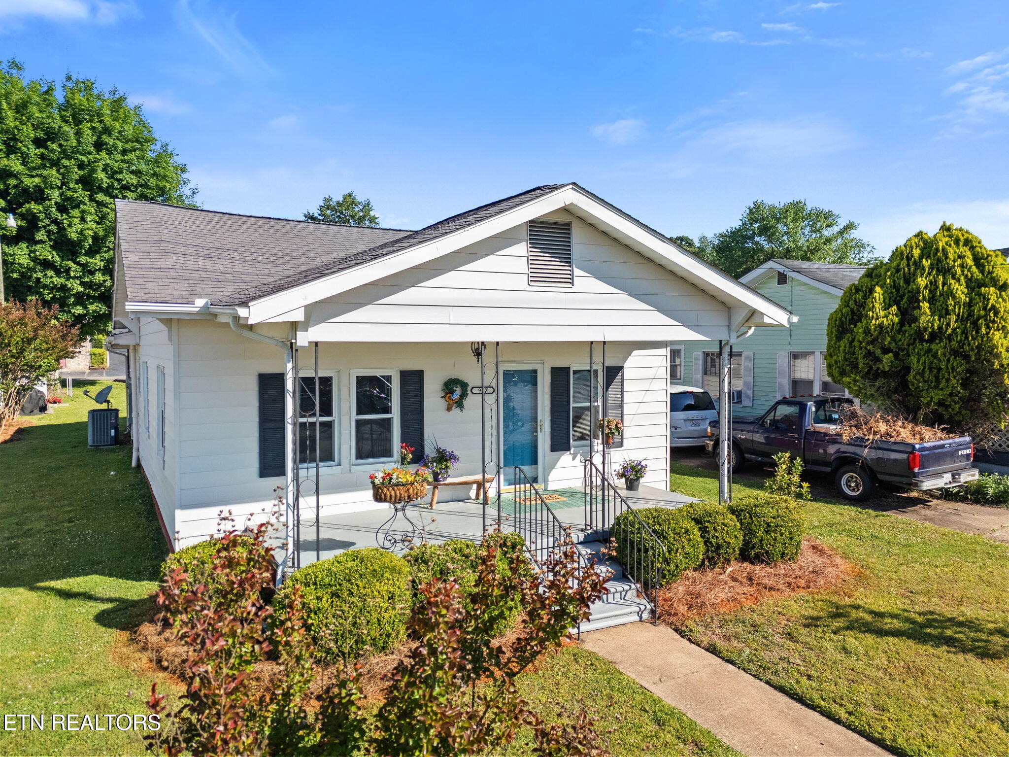 902 Fowler Street Clinton TN 37716