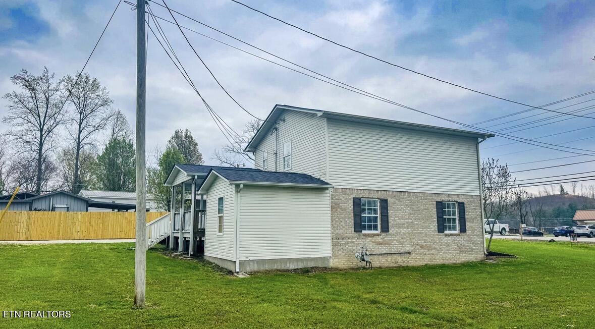 724 W 3rd Avenue Oneida TN 37841