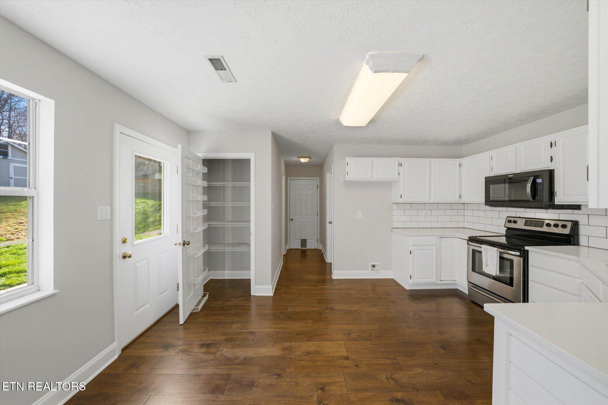 8212 Foxworth Trail Powell TN 37849