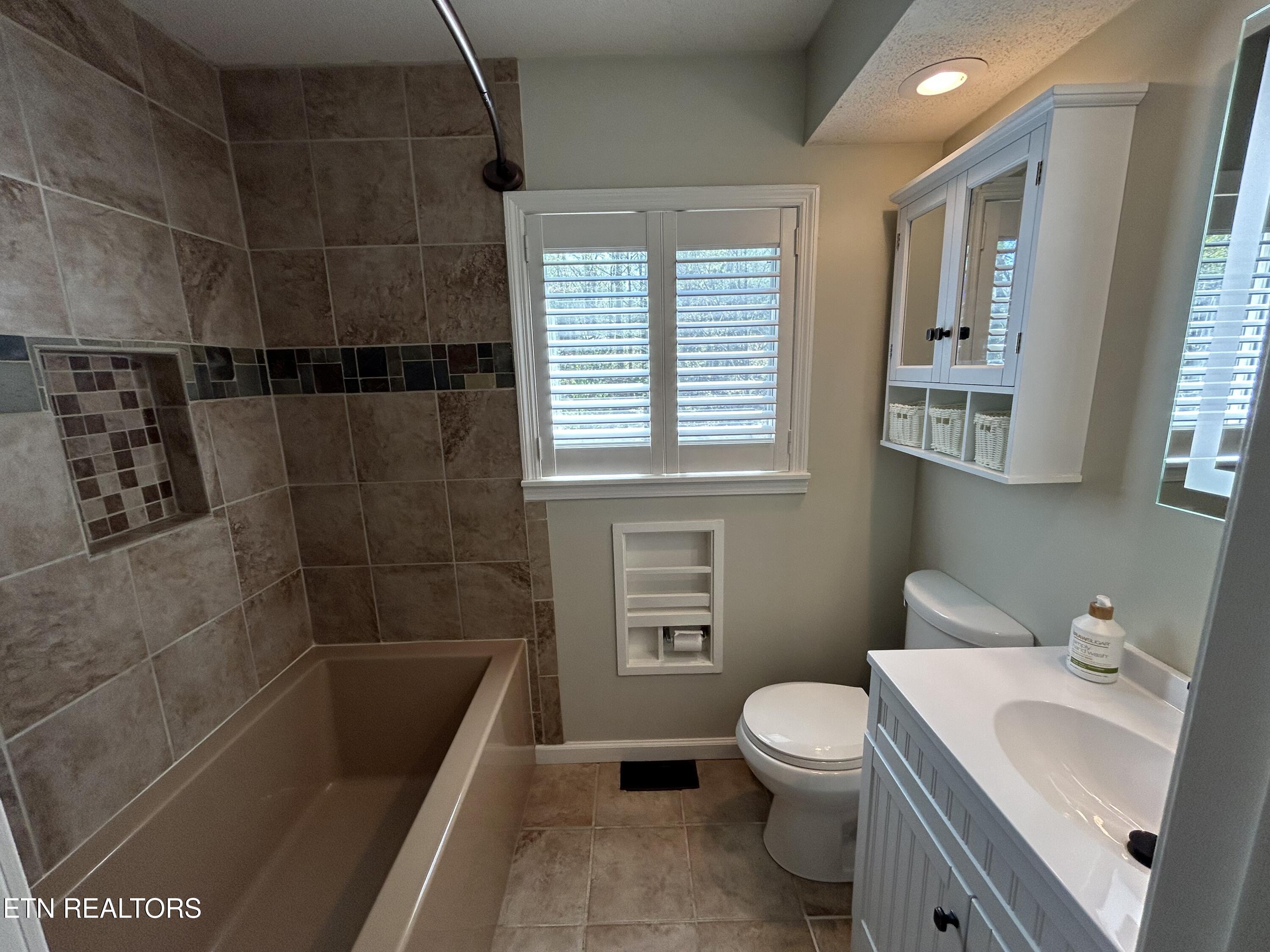 1713 Cardinal Drive Gatlinburg TN 37738