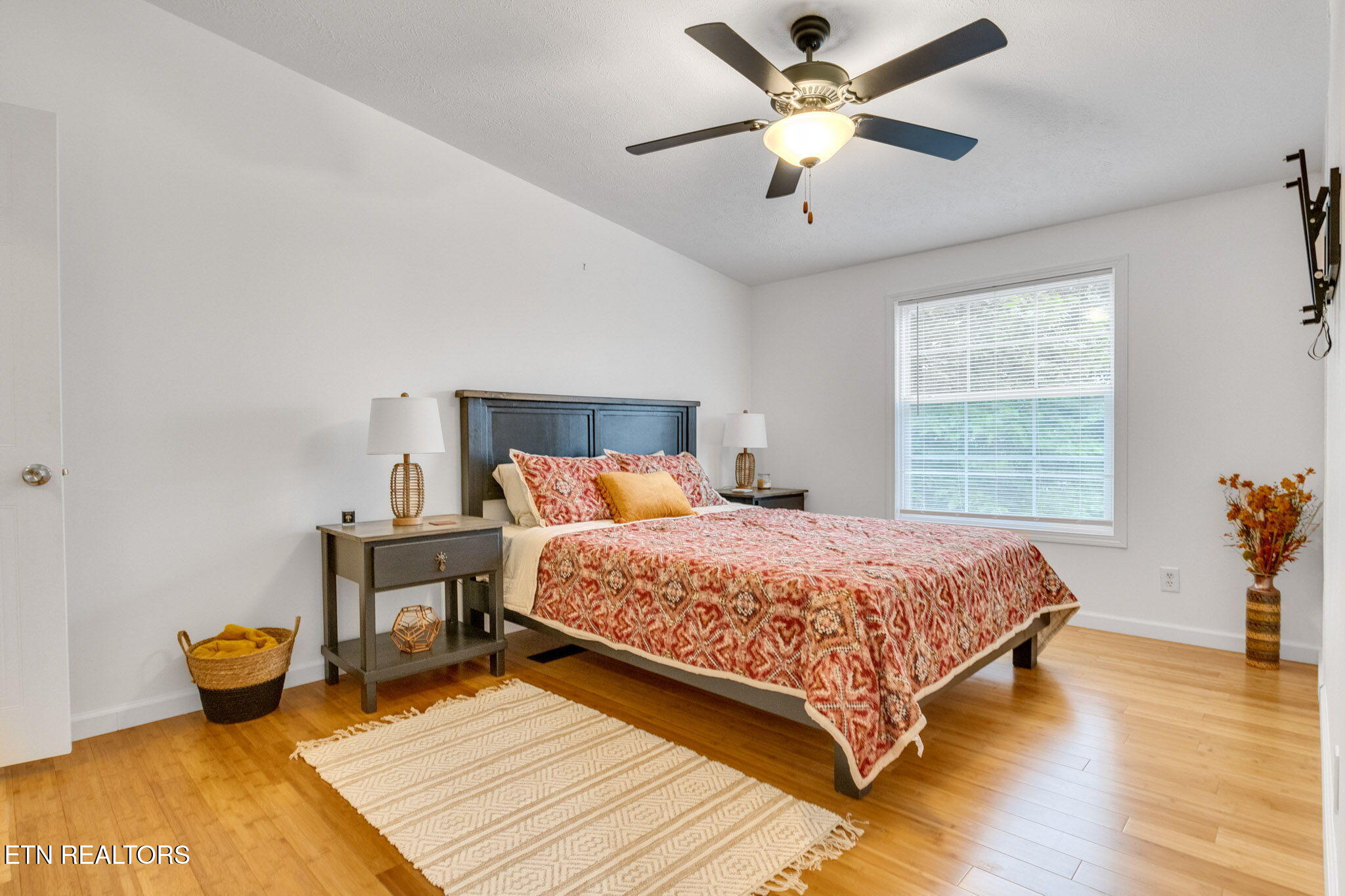 802 Holbert Lane Kodak TN 37764