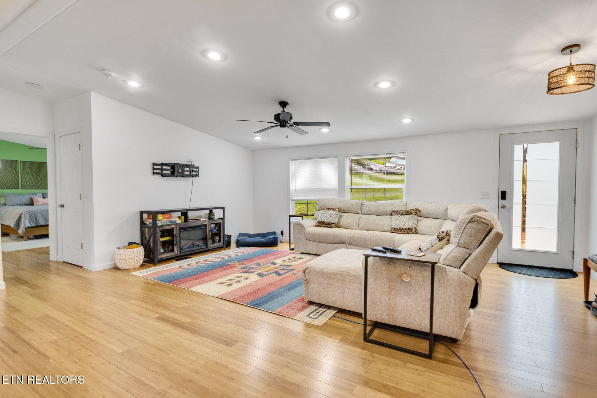802 Holbert Lane Kodak TN 37764