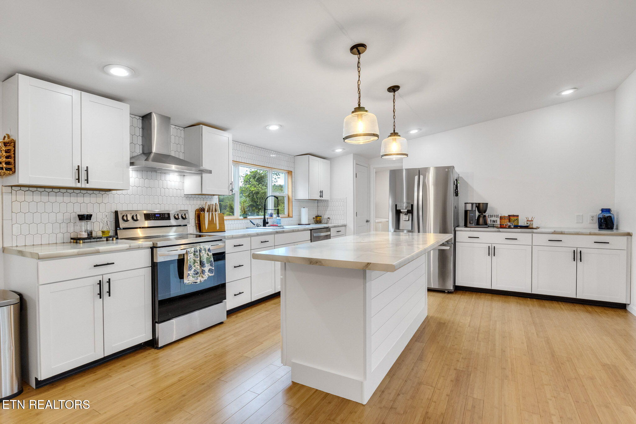 802 Holbert Lane Kodak TN 37764