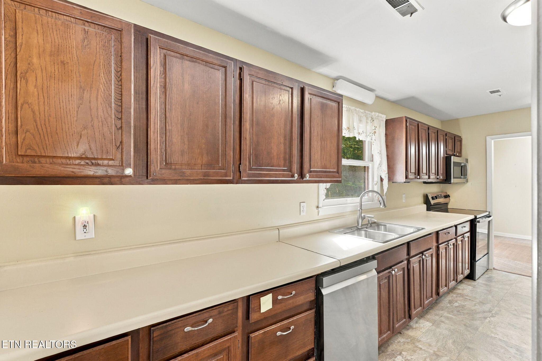 6804 NW Stockton Drive Knoxville TN 37909