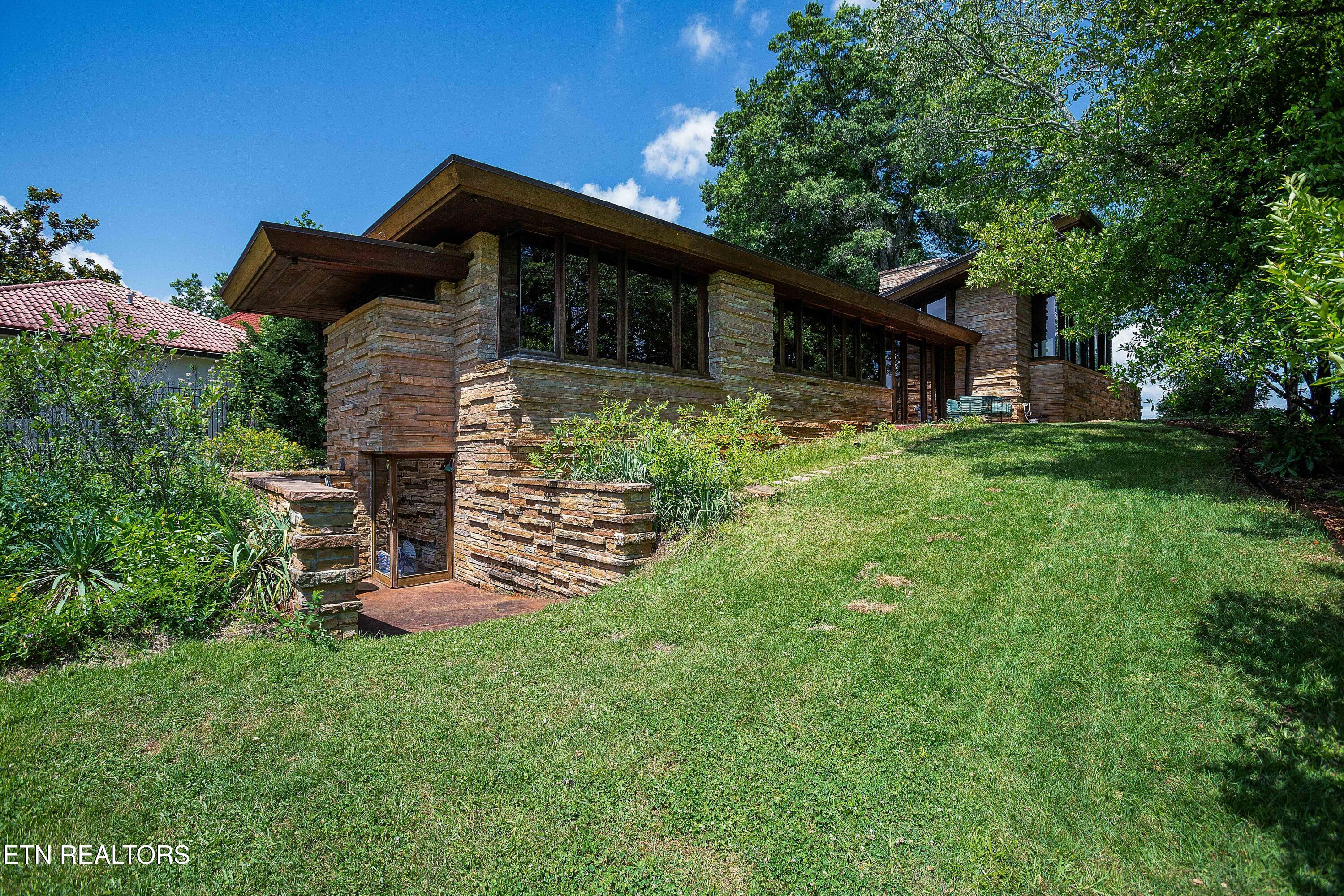 334 N Crest Road Chattanooga TN 37404