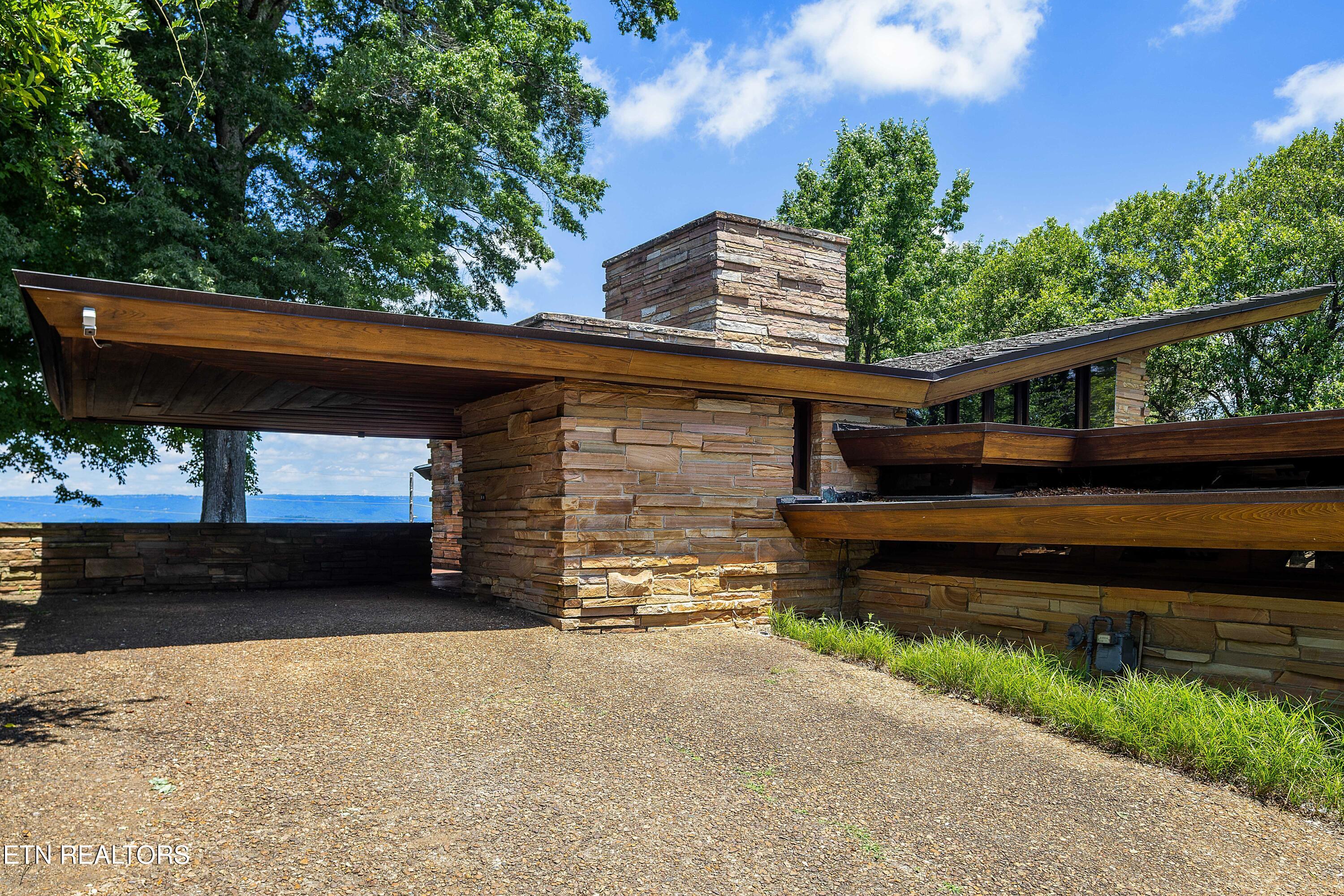 334 N Crest Road Chattanooga TN 37404