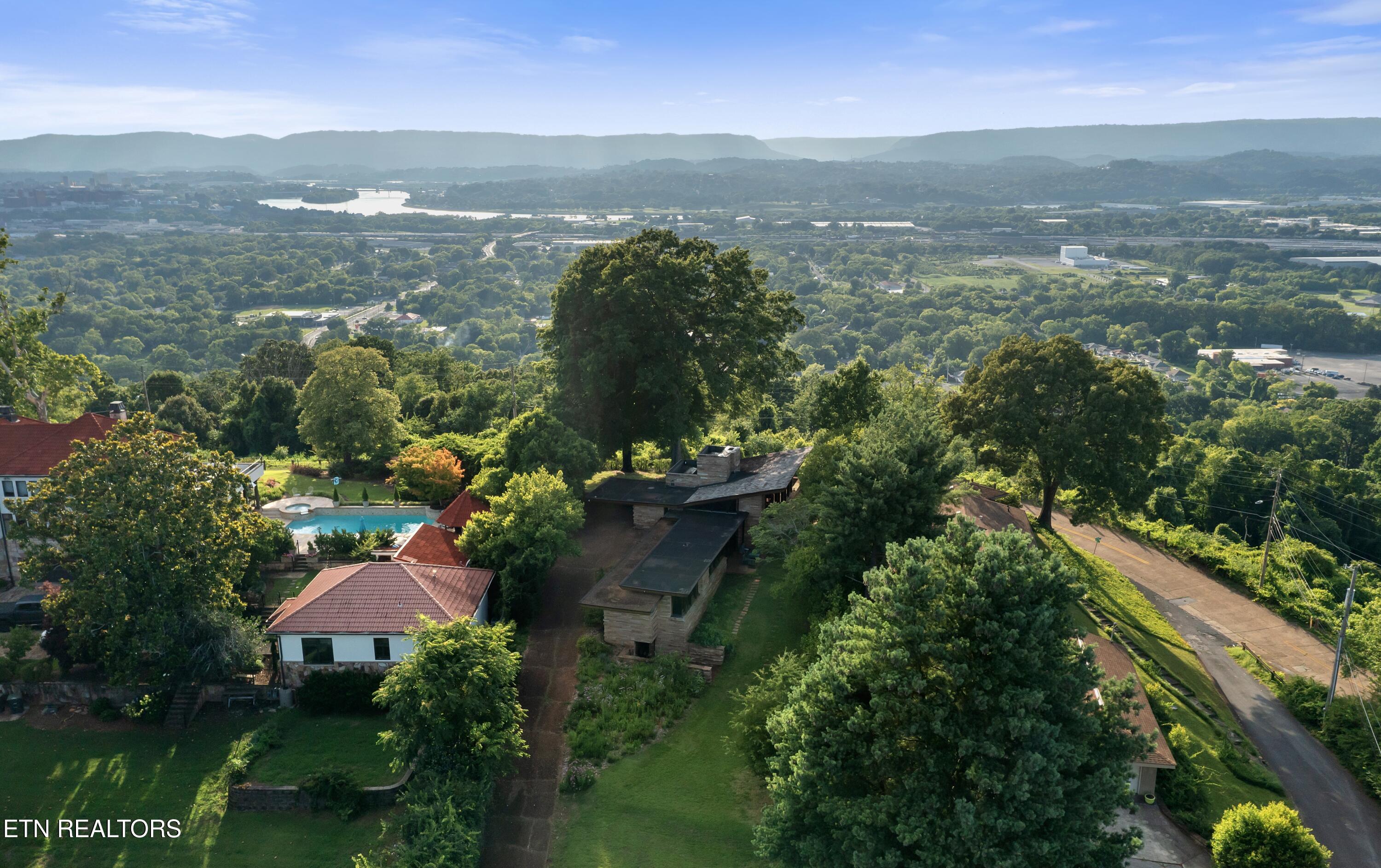 334 N Crest Road Chattanooga TN 37404