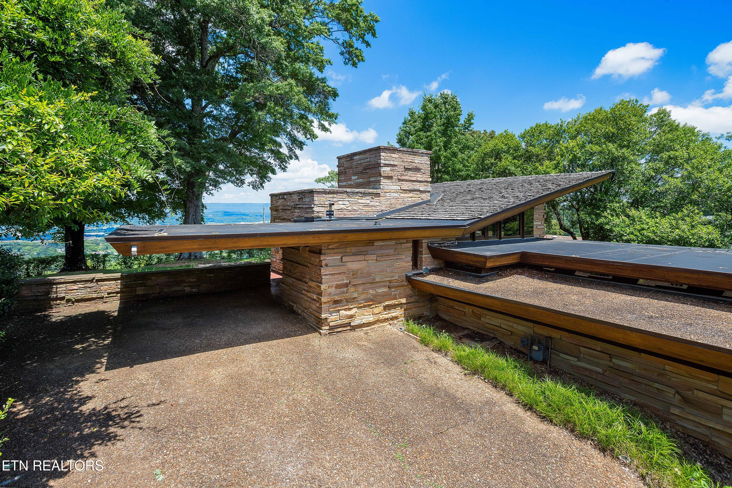 334 N Crest Road Chattanooga TN 37404