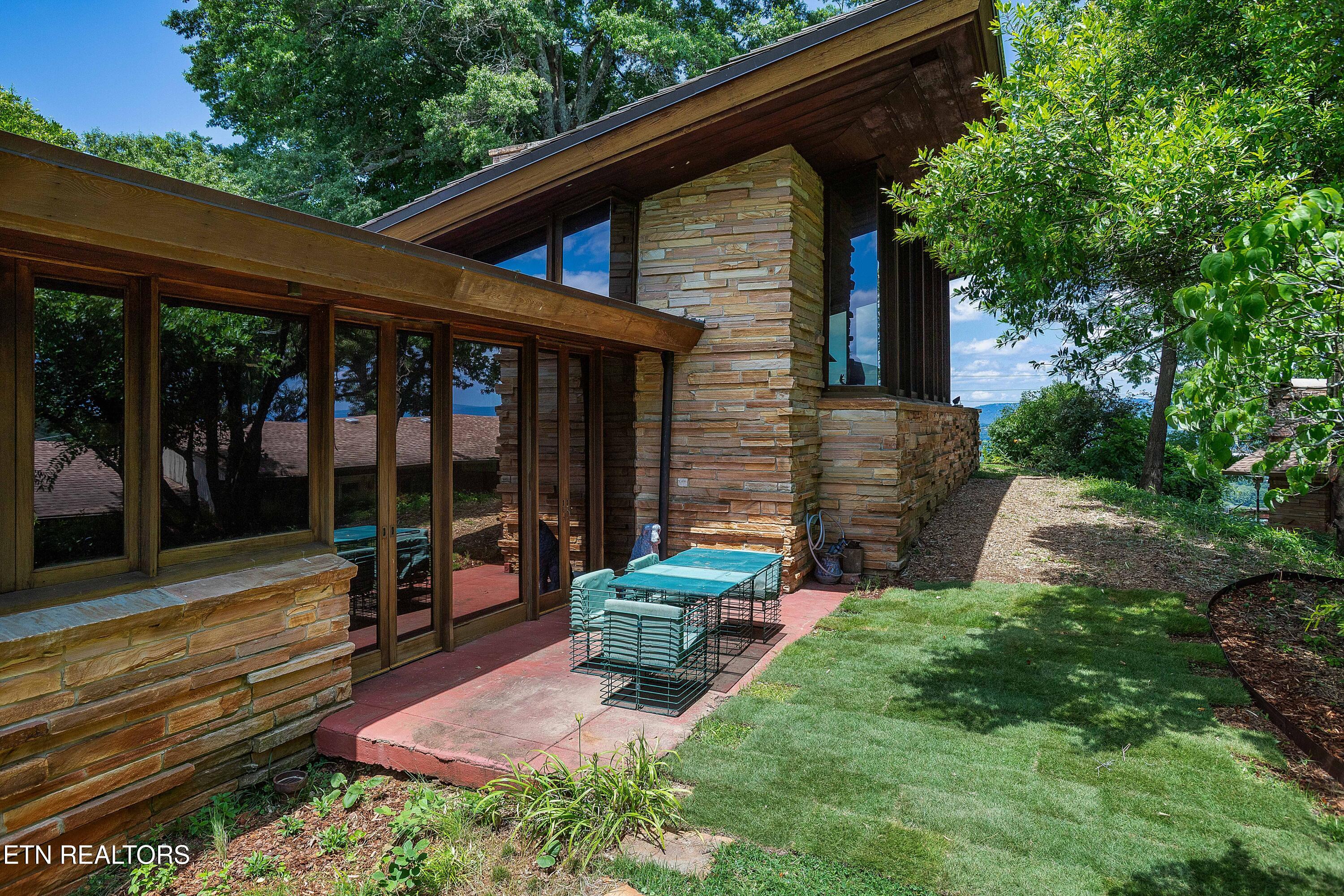 334 N Crest Road Chattanooga TN 37404