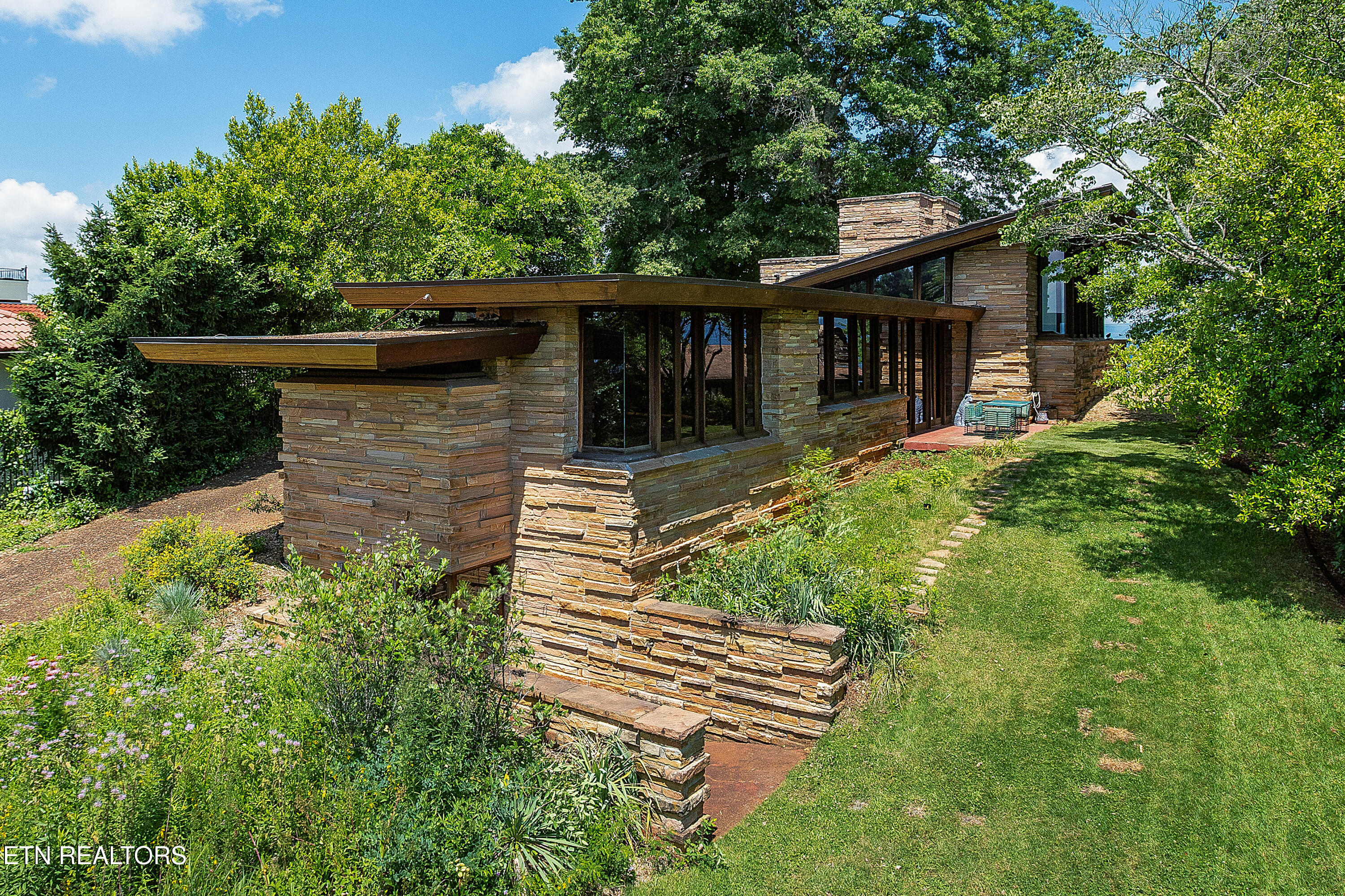 334 N Crest Road Chattanooga TN 37404