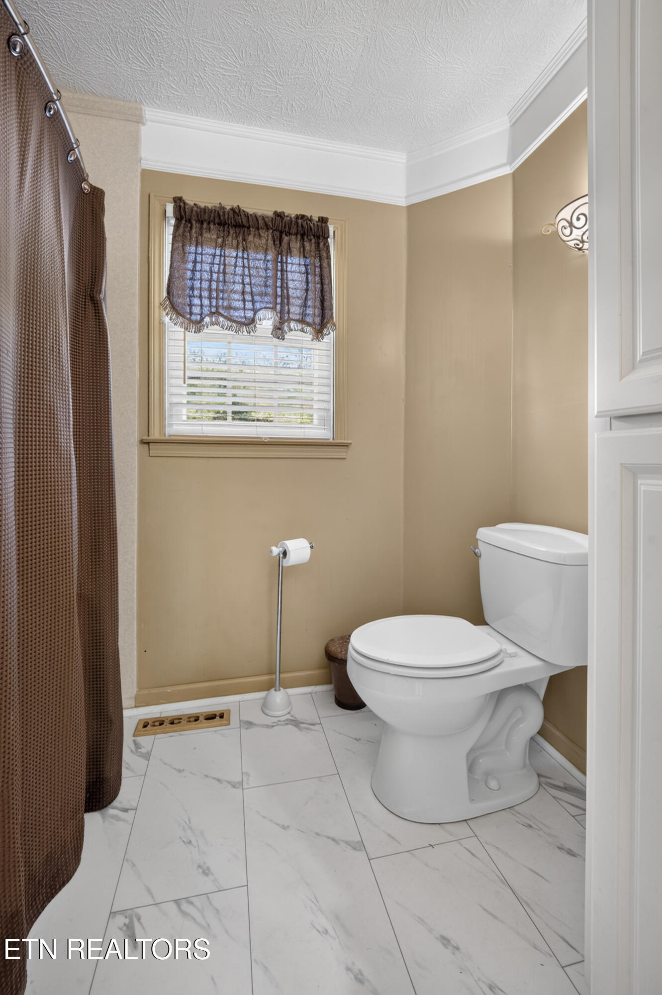134 Andy Baird Drive Lafollette TN 37766