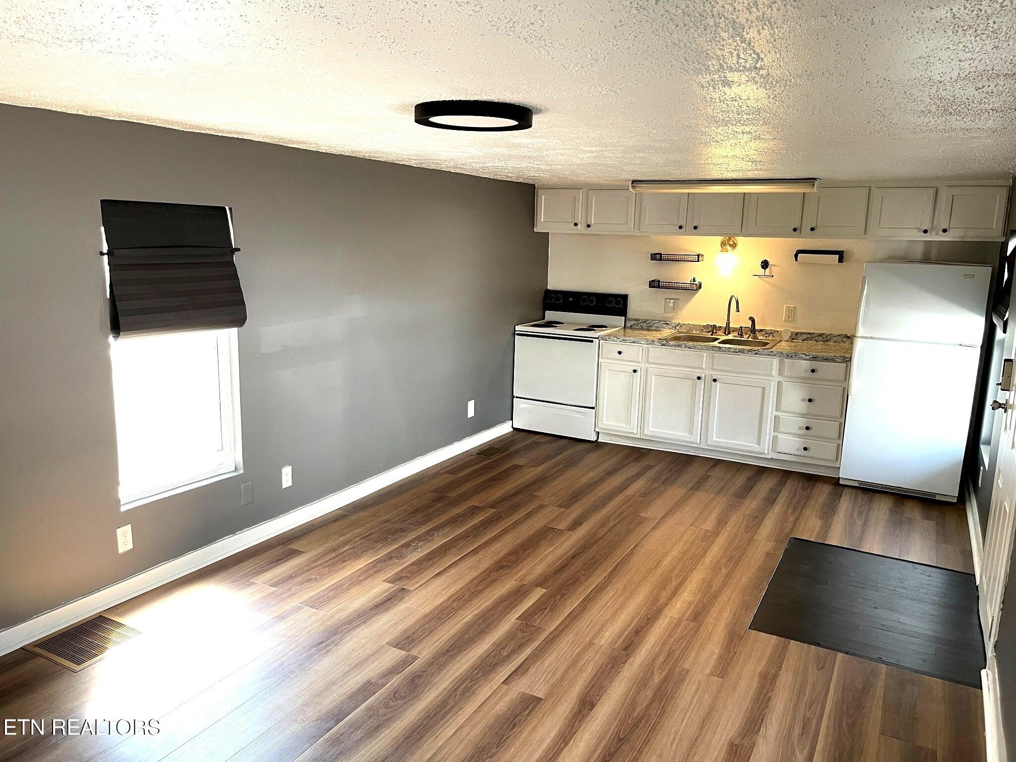 1220 Fishermans Way Sevierville TN 37876