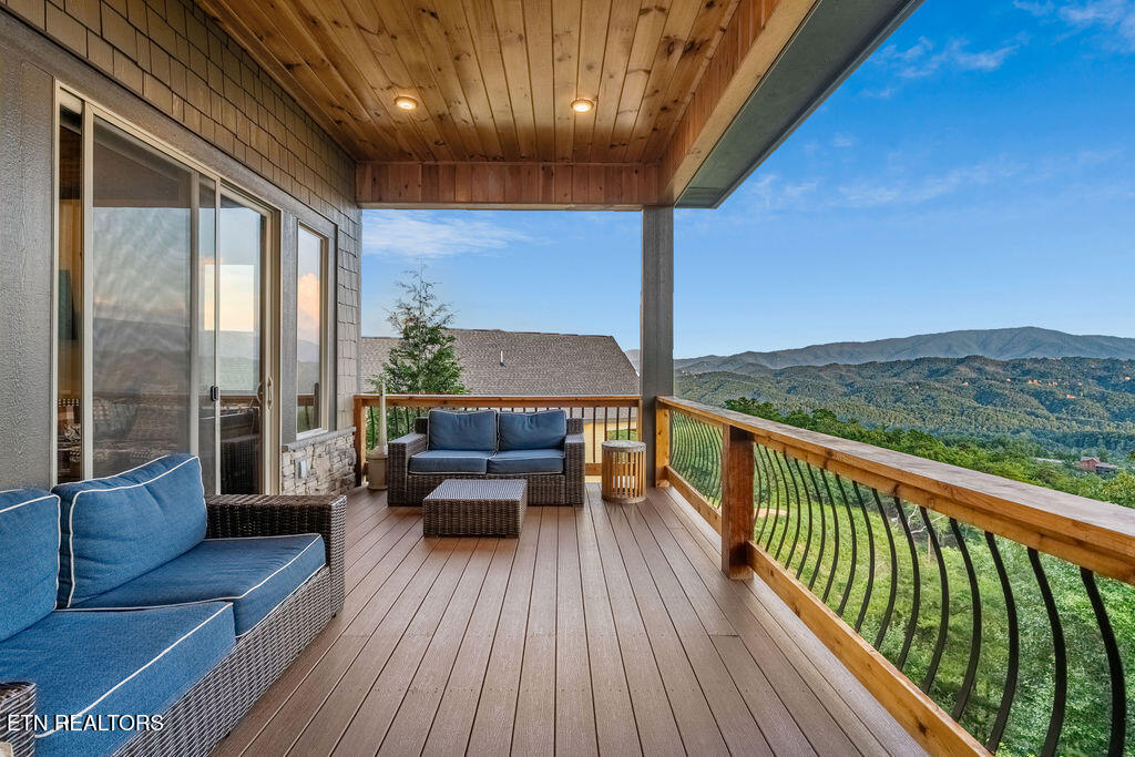 3222 Laurel Cove Trail Sevierville TN 37862