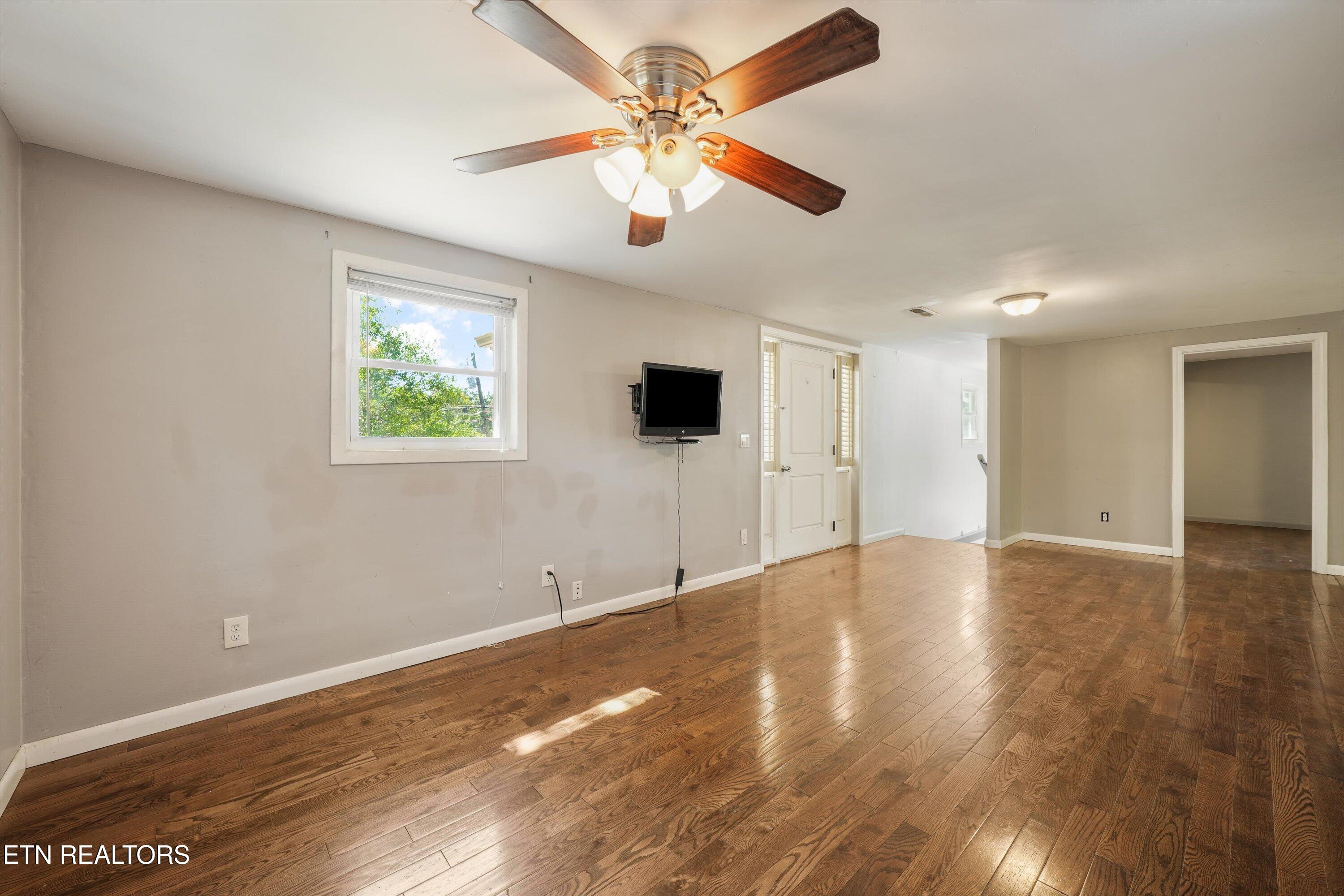 1832 Amherst Road Knoxville TN 37909