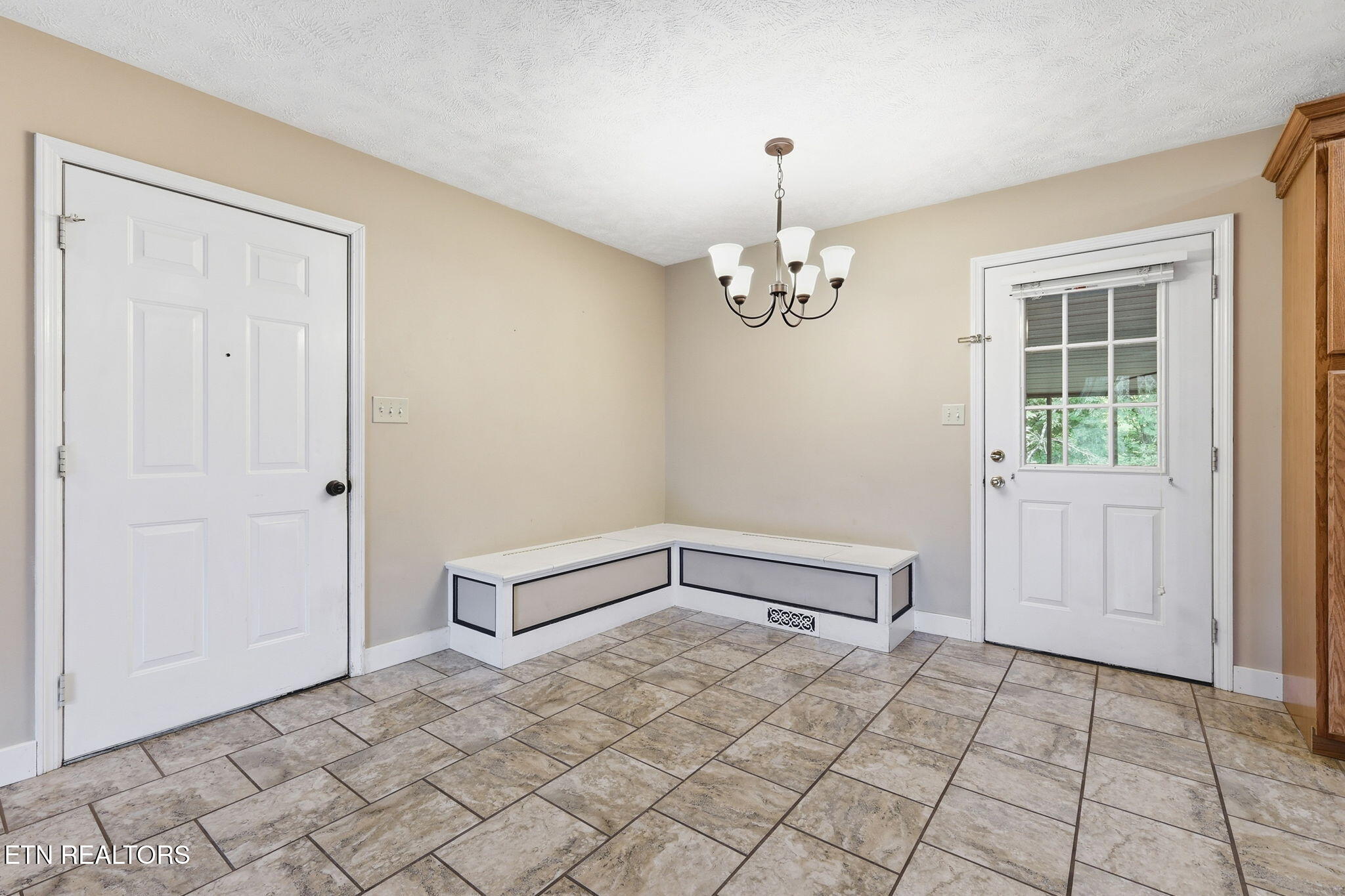 201 Windsong Road Clinton TN 37716