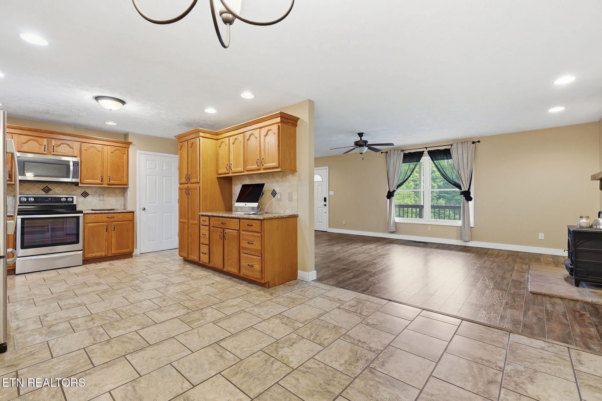 201 Windsong Road Clinton TN 37716