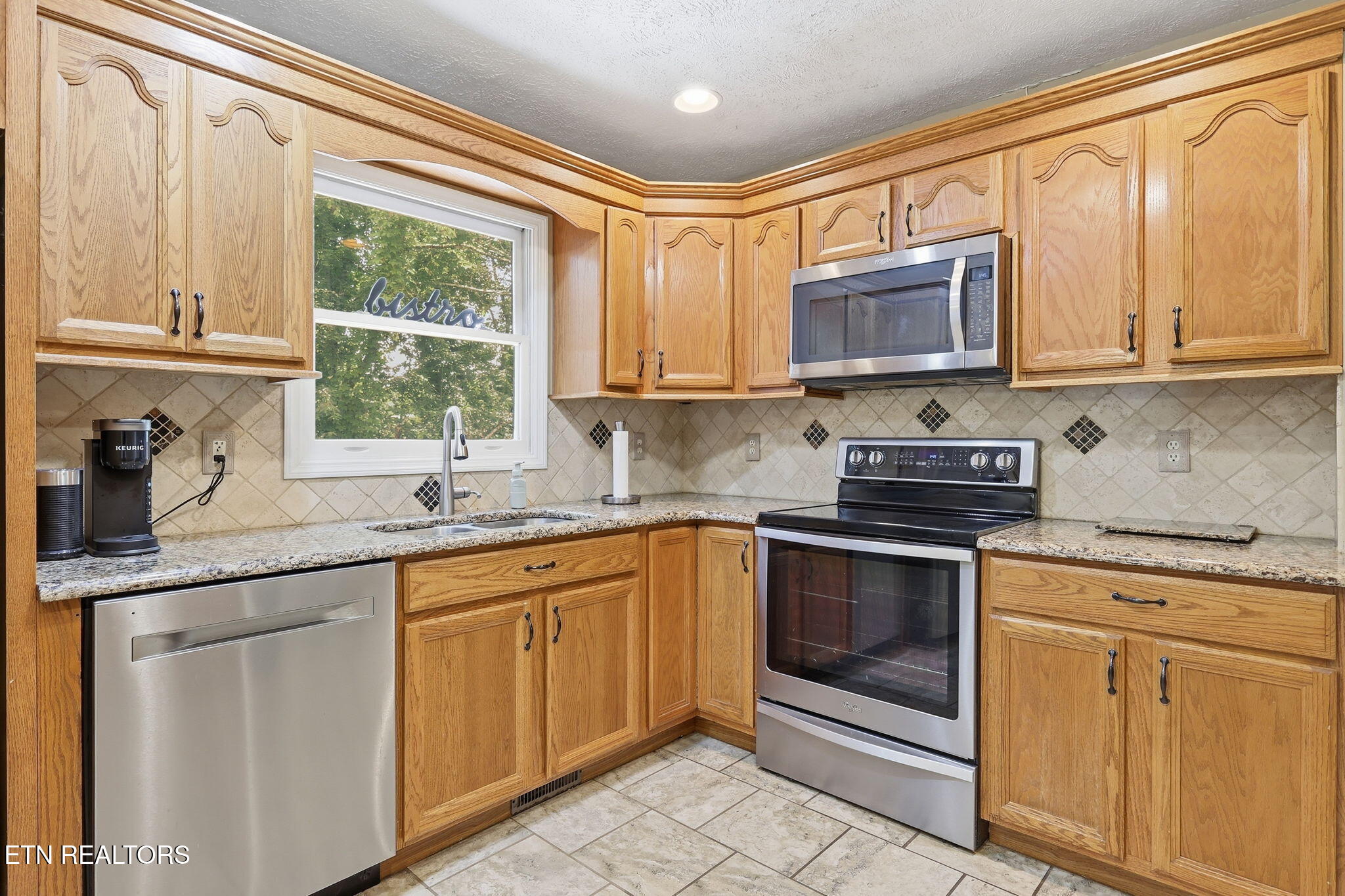 201 Windsong Road Clinton TN 37716