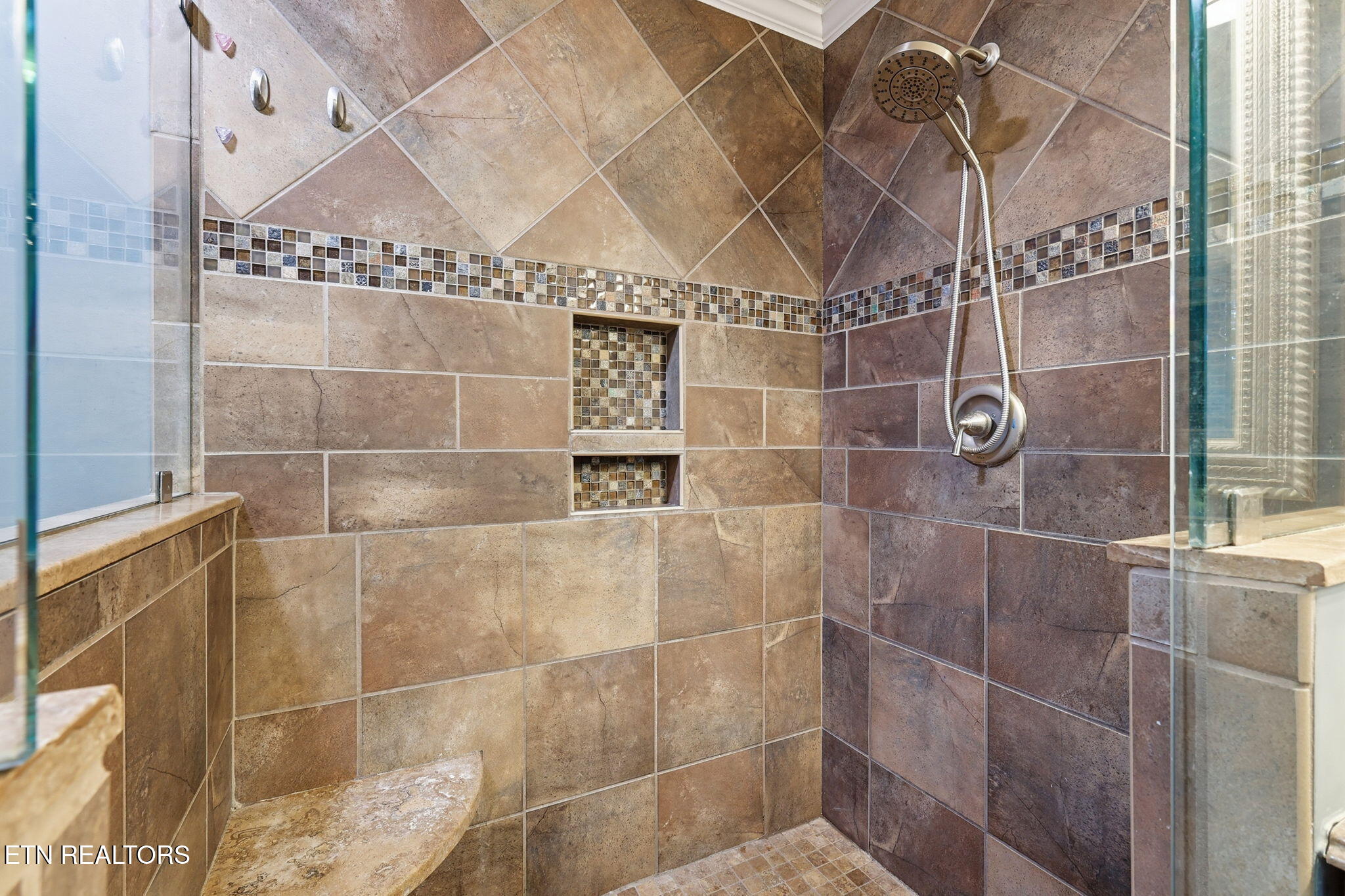 201 Windsong Road Clinton TN 37716
