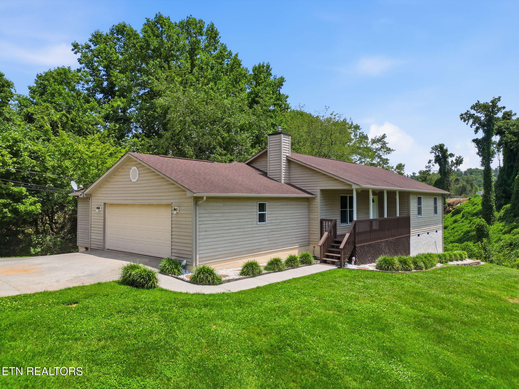 201 Windsong Road Clinton TN 37716