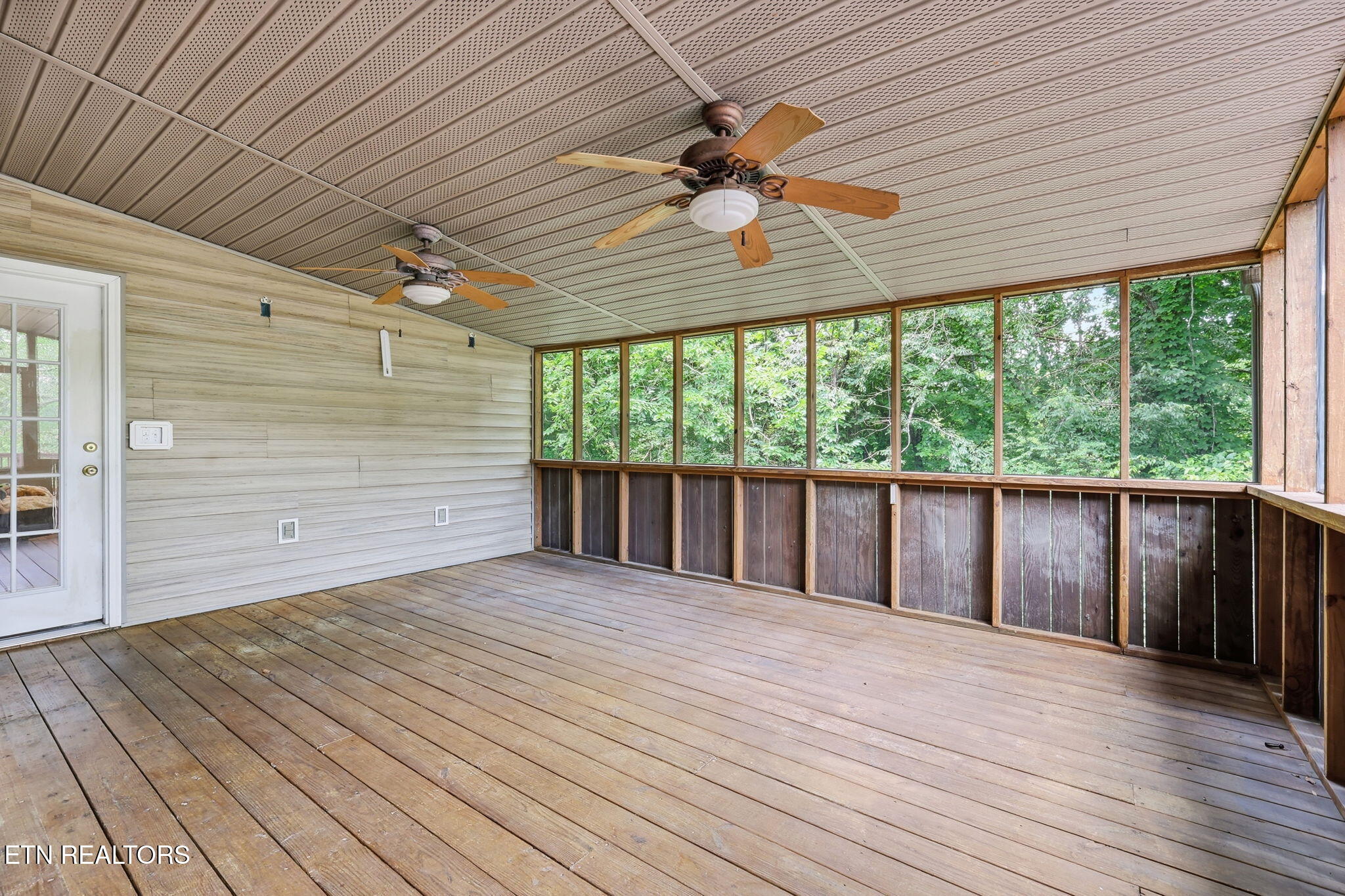 201 Windsong Road Clinton TN 37716