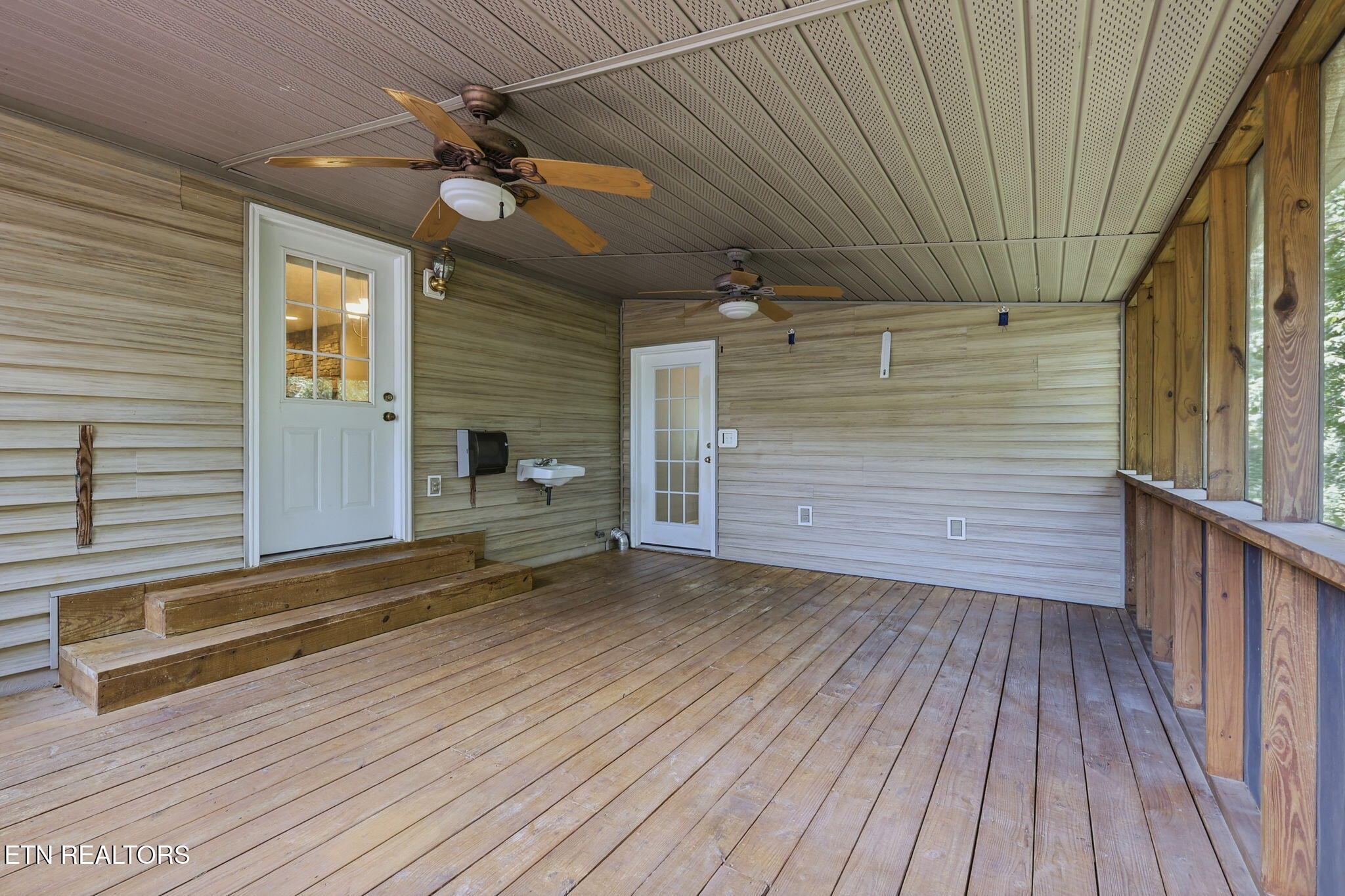 201 Windsong Road Clinton TN 37716