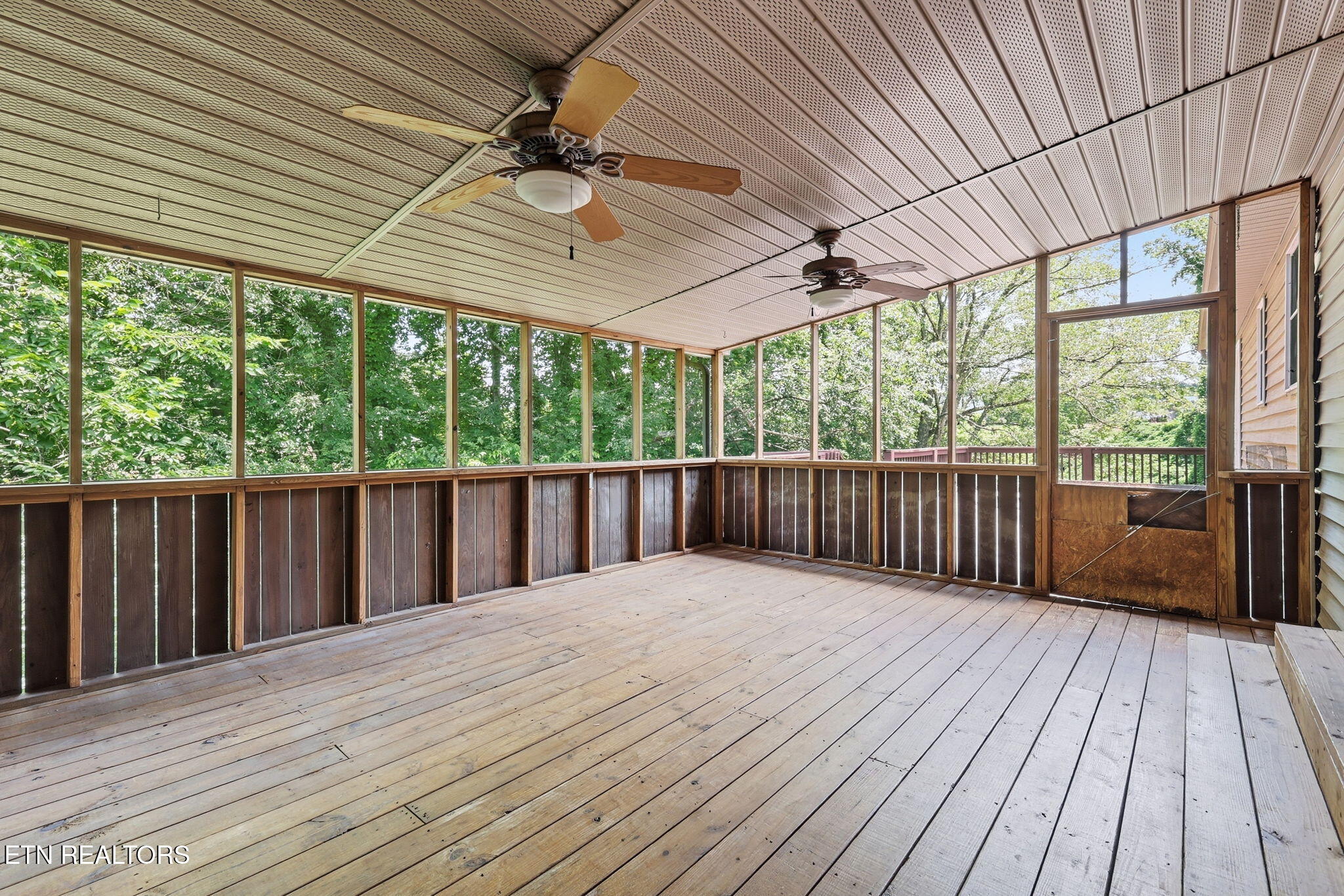 201 Windsong Road Clinton TN 37716