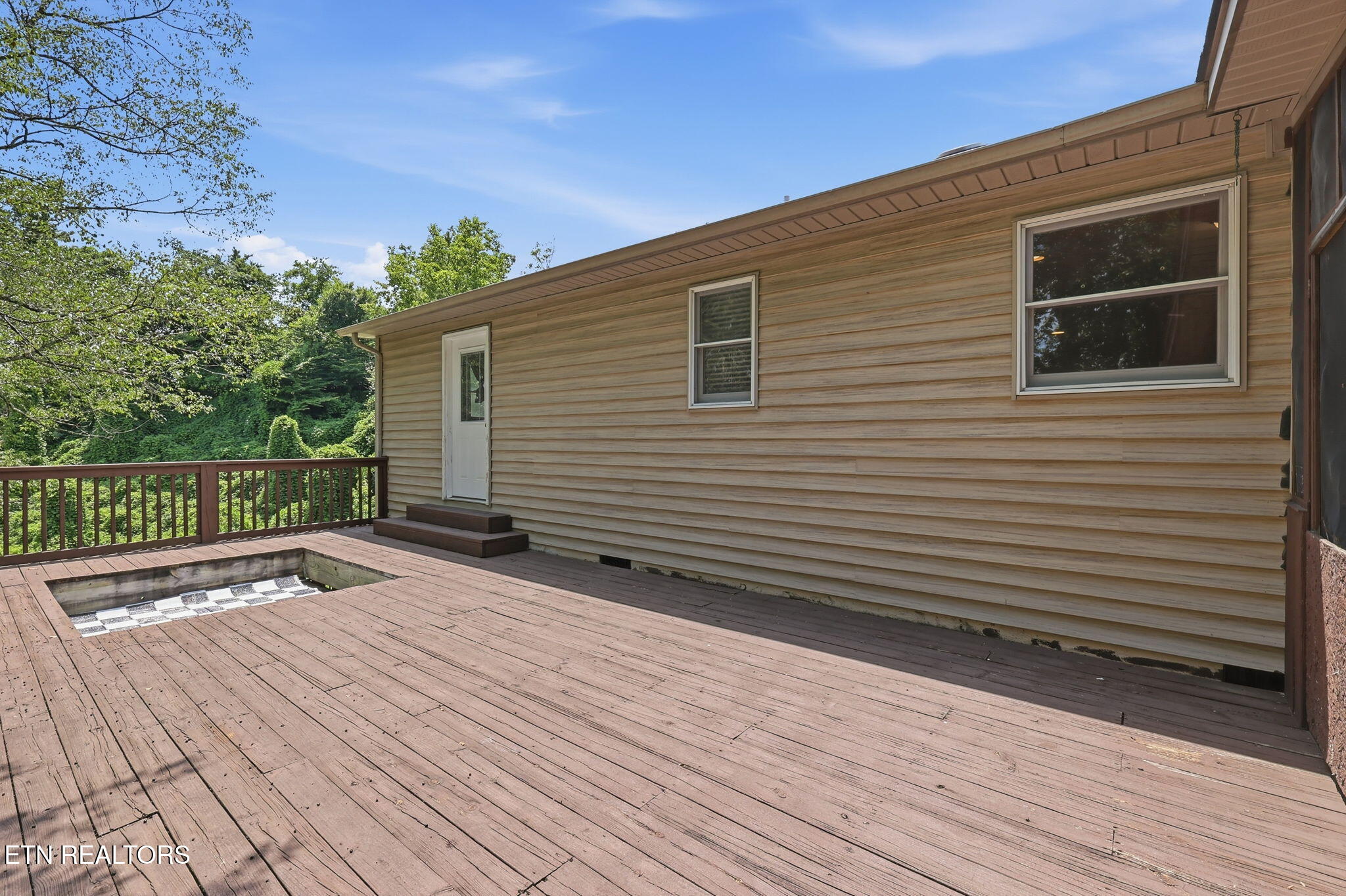 201 Windsong Road Clinton TN 37716