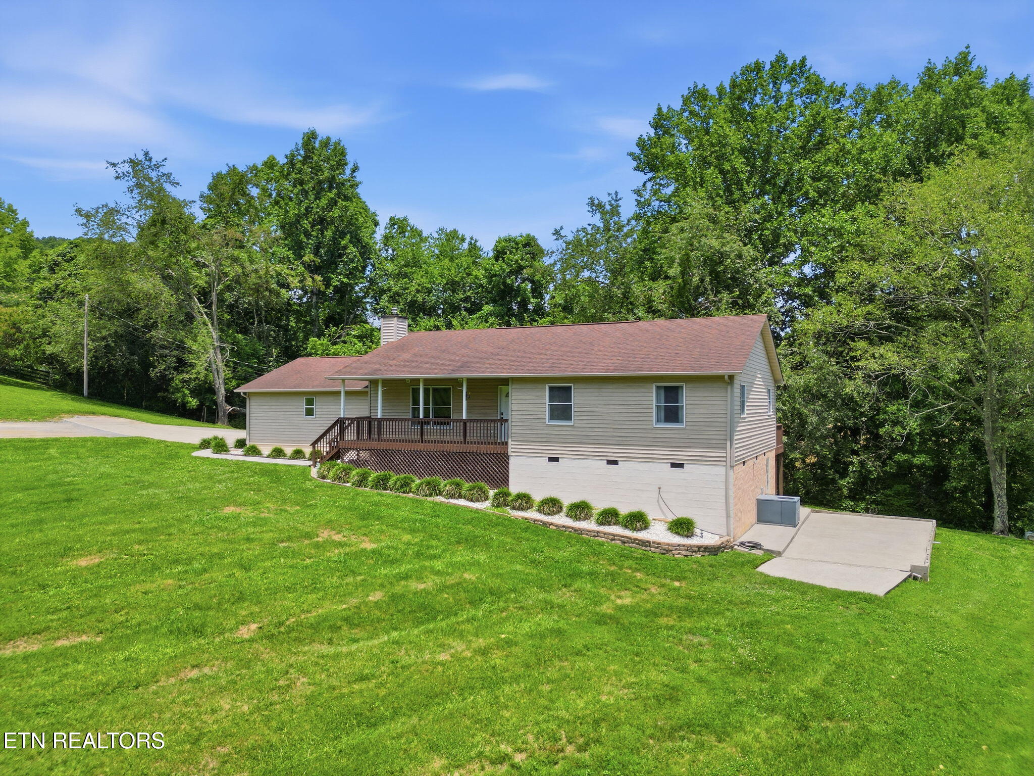 201 Windsong Road Clinton TN 37716