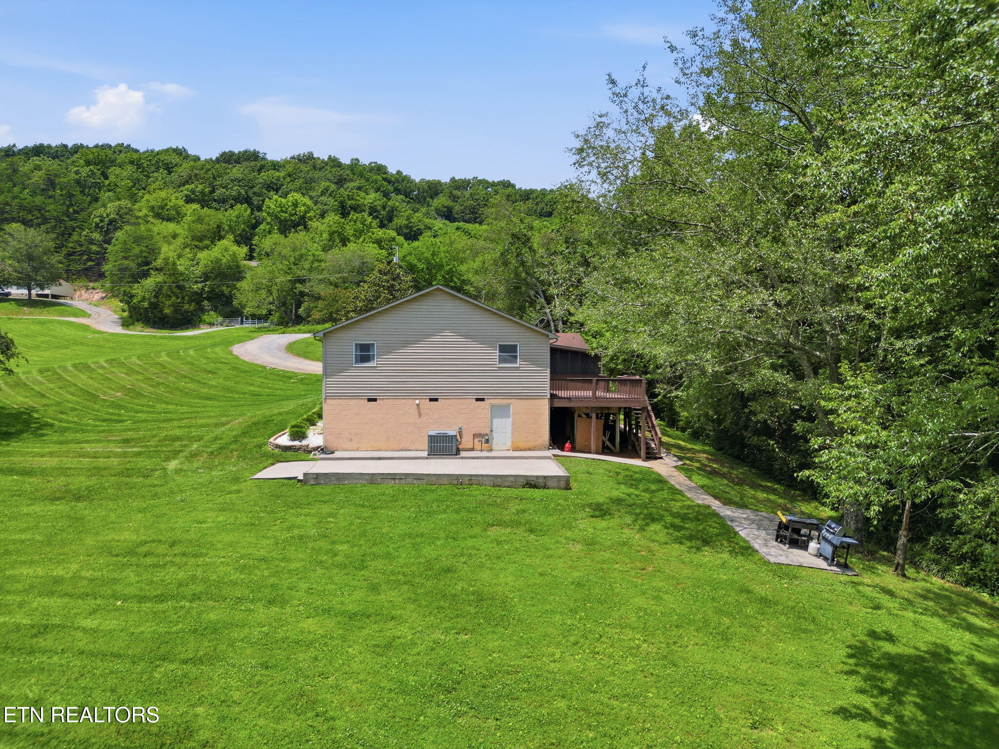201 Windsong Road Clinton TN 37716