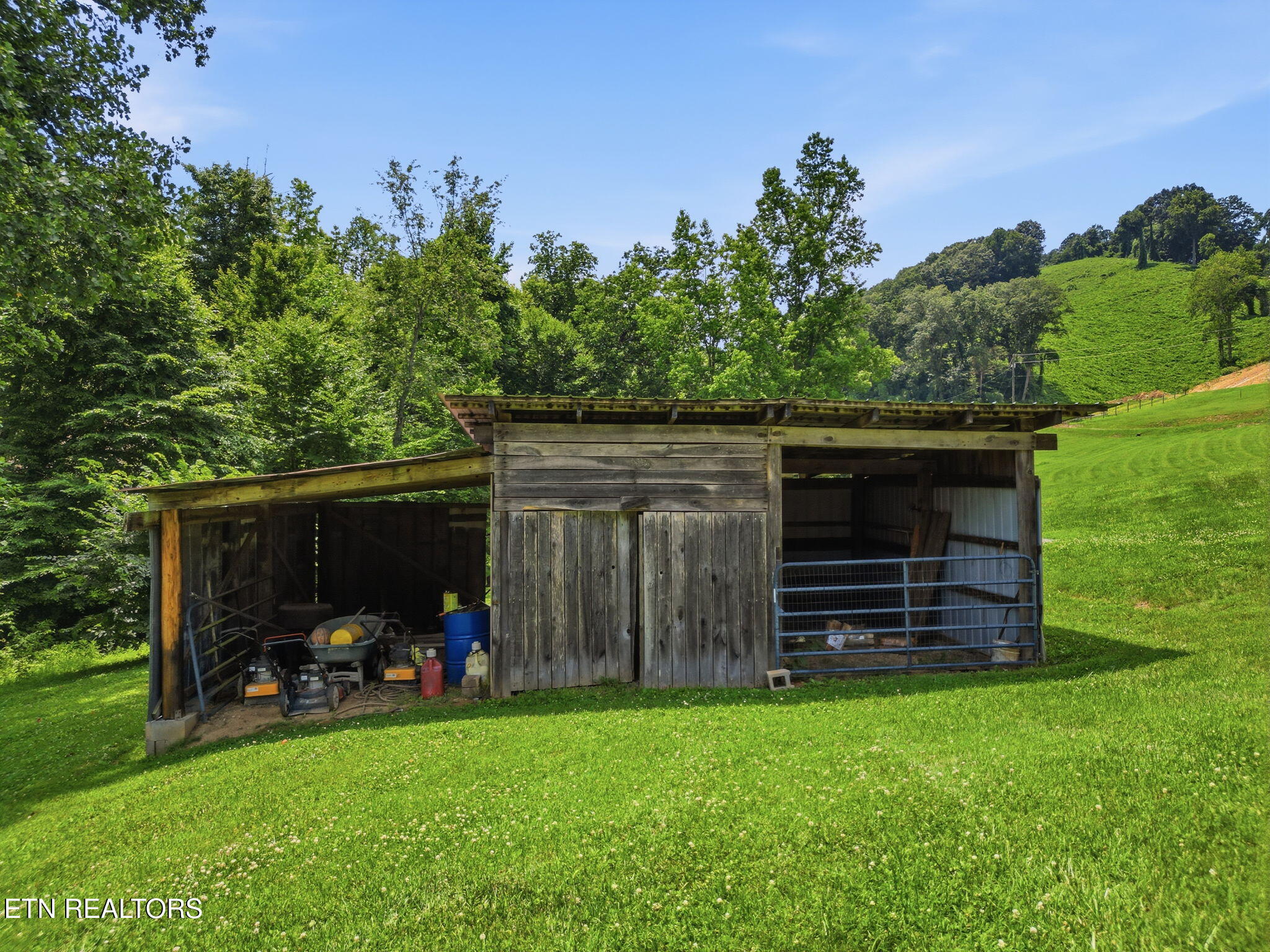 201 Windsong Road Clinton TN 37716