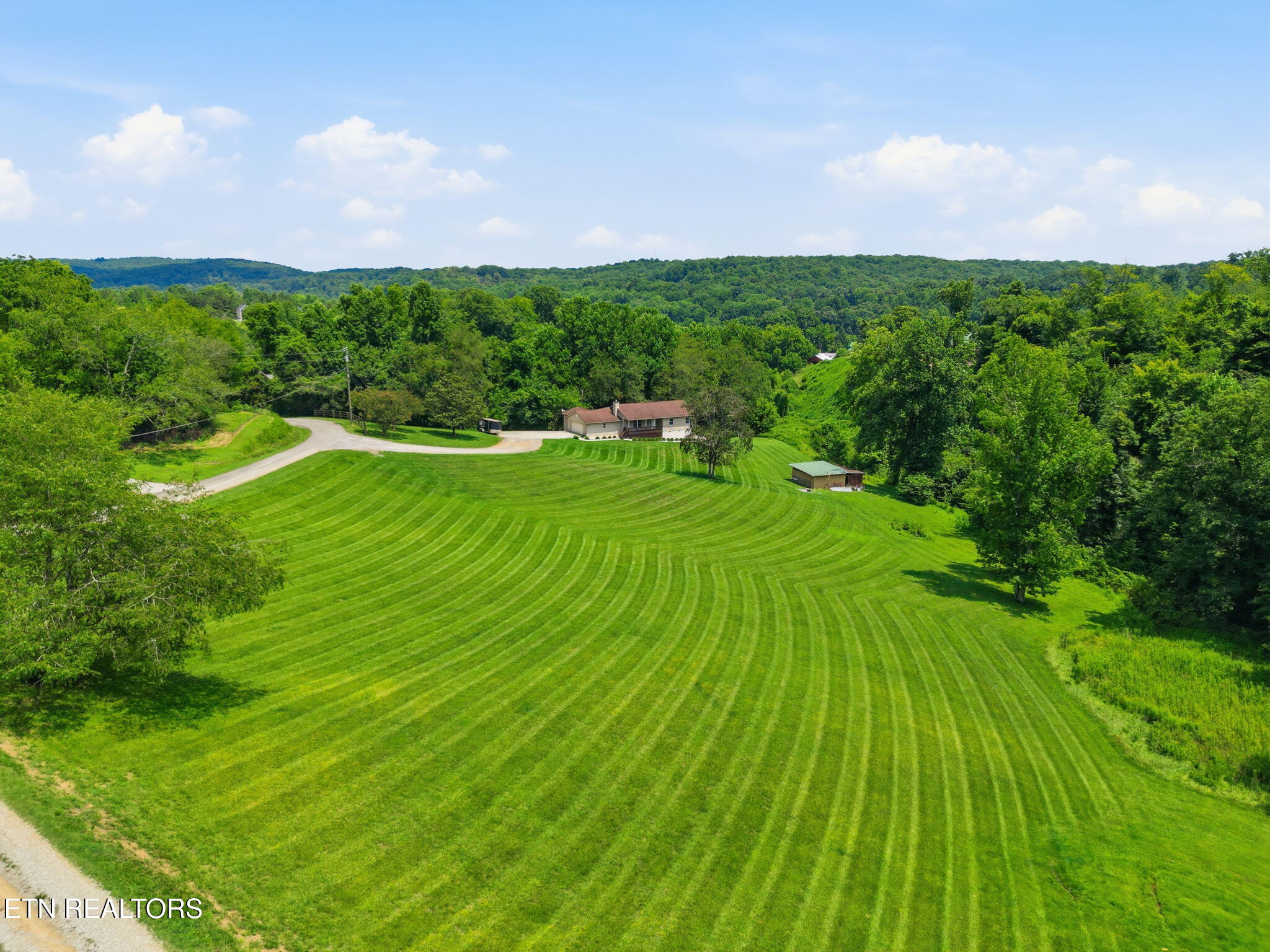 201 Windsong Road Clinton TN 37716