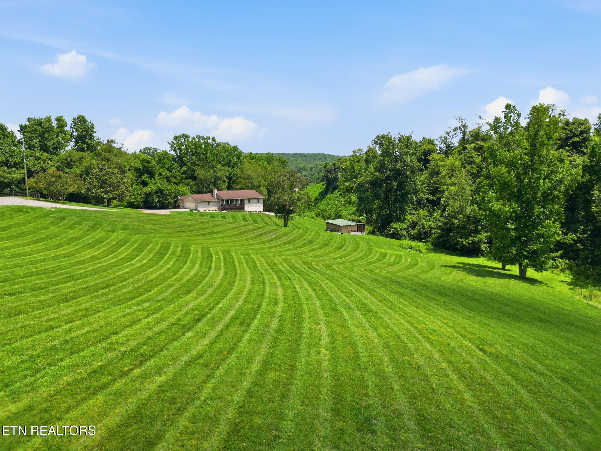 201 Windsong Road Clinton TN 37716