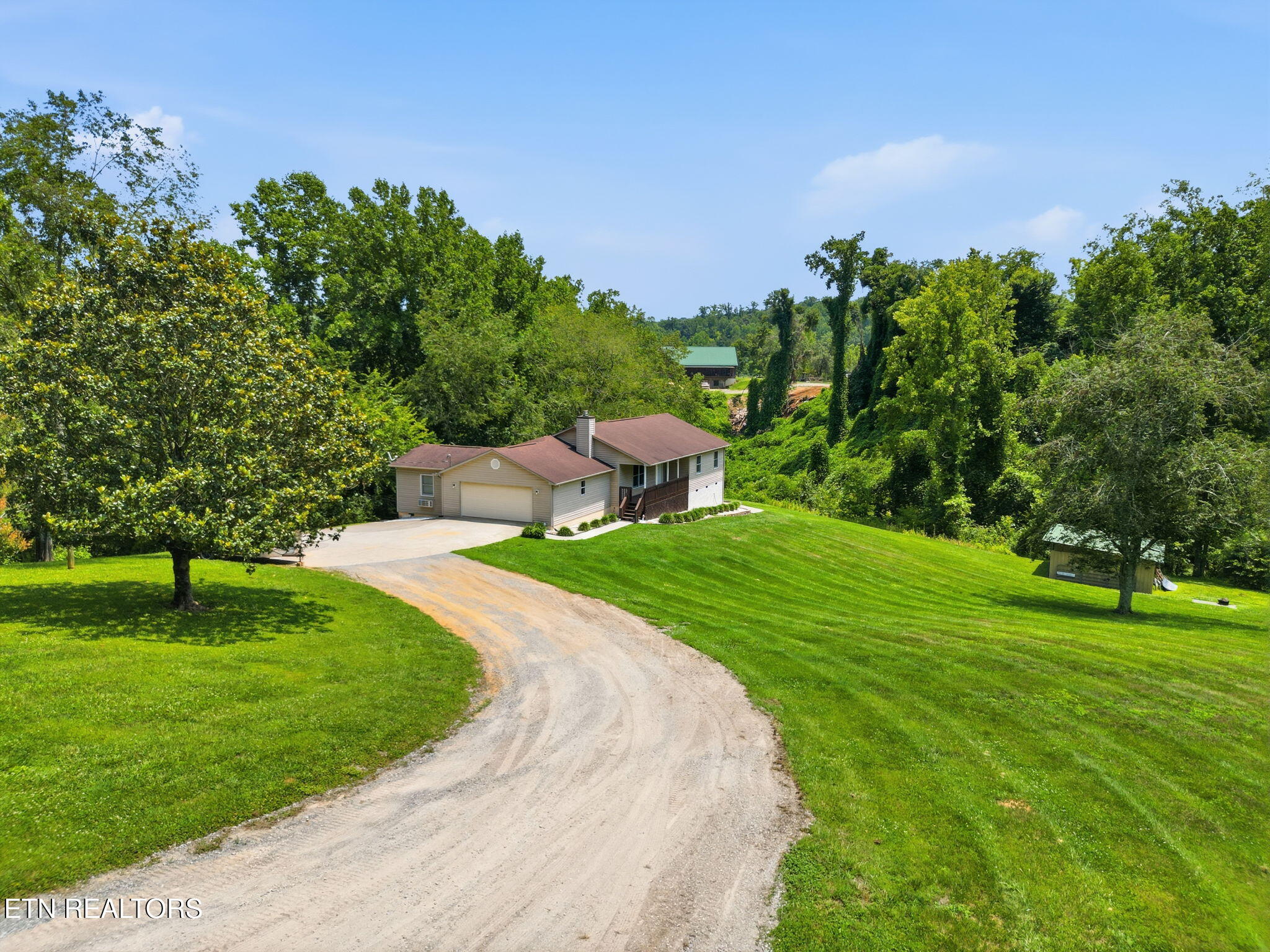 201 Windsong Road Clinton TN 37716