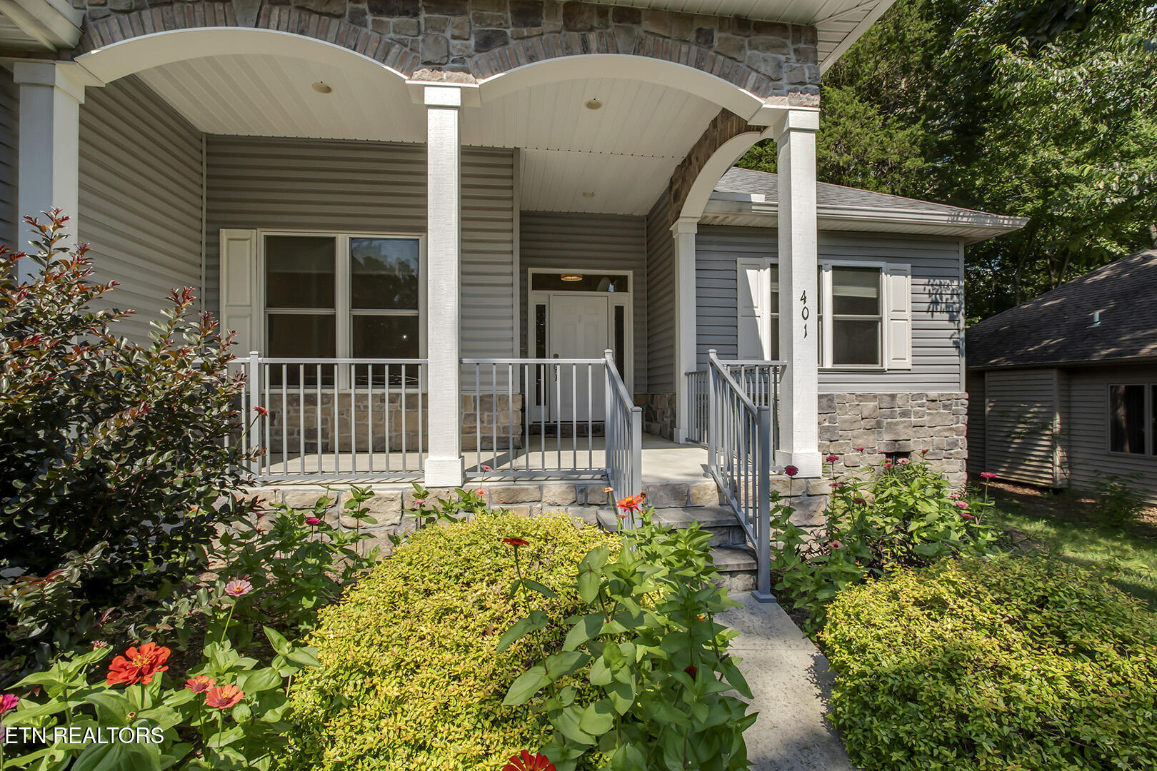 401 Tanasi Way Loudon TN 37774