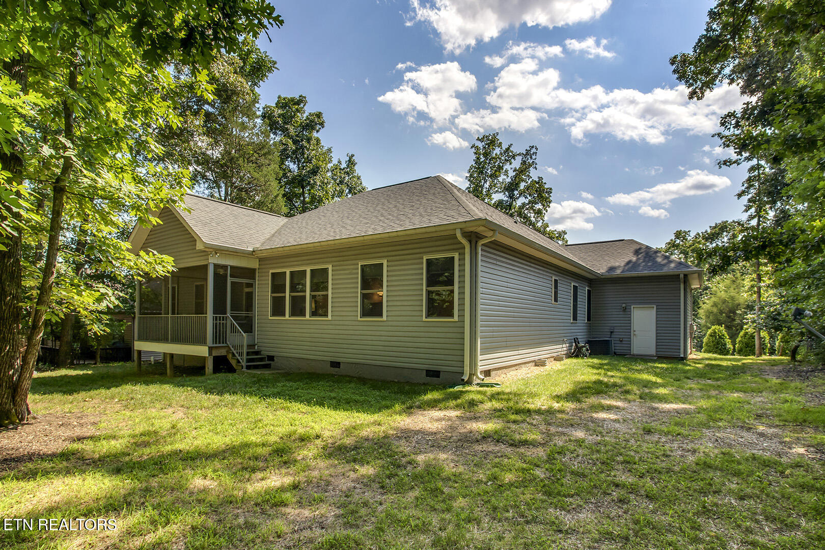 401 Tanasi Way Loudon TN 37774
