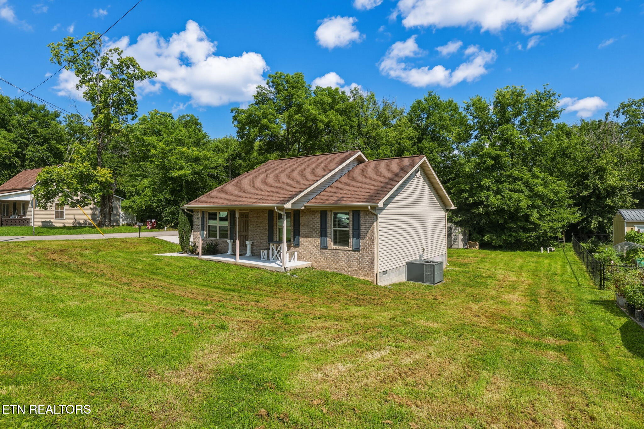 623 Hendrickson Street Clinton TN 37716