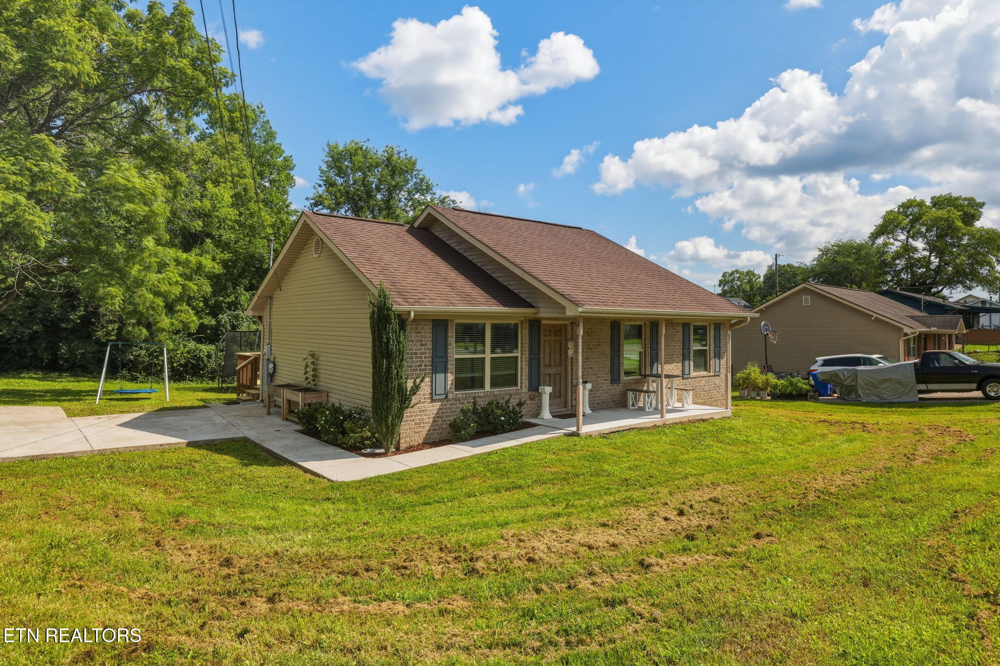 623 Hendrickson Street Clinton TN 37716