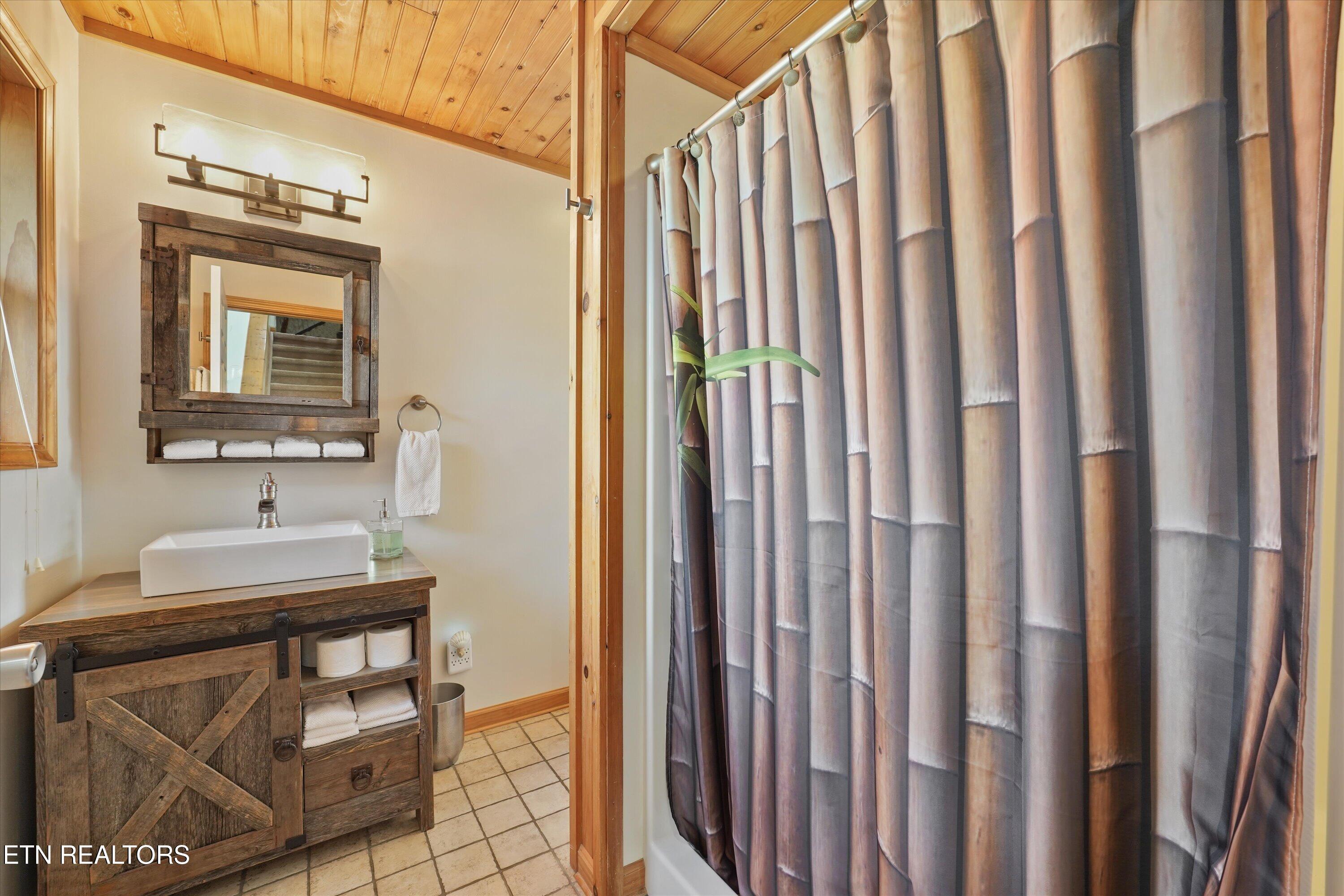 2529 Mccloud Way Dandridge TN 37725