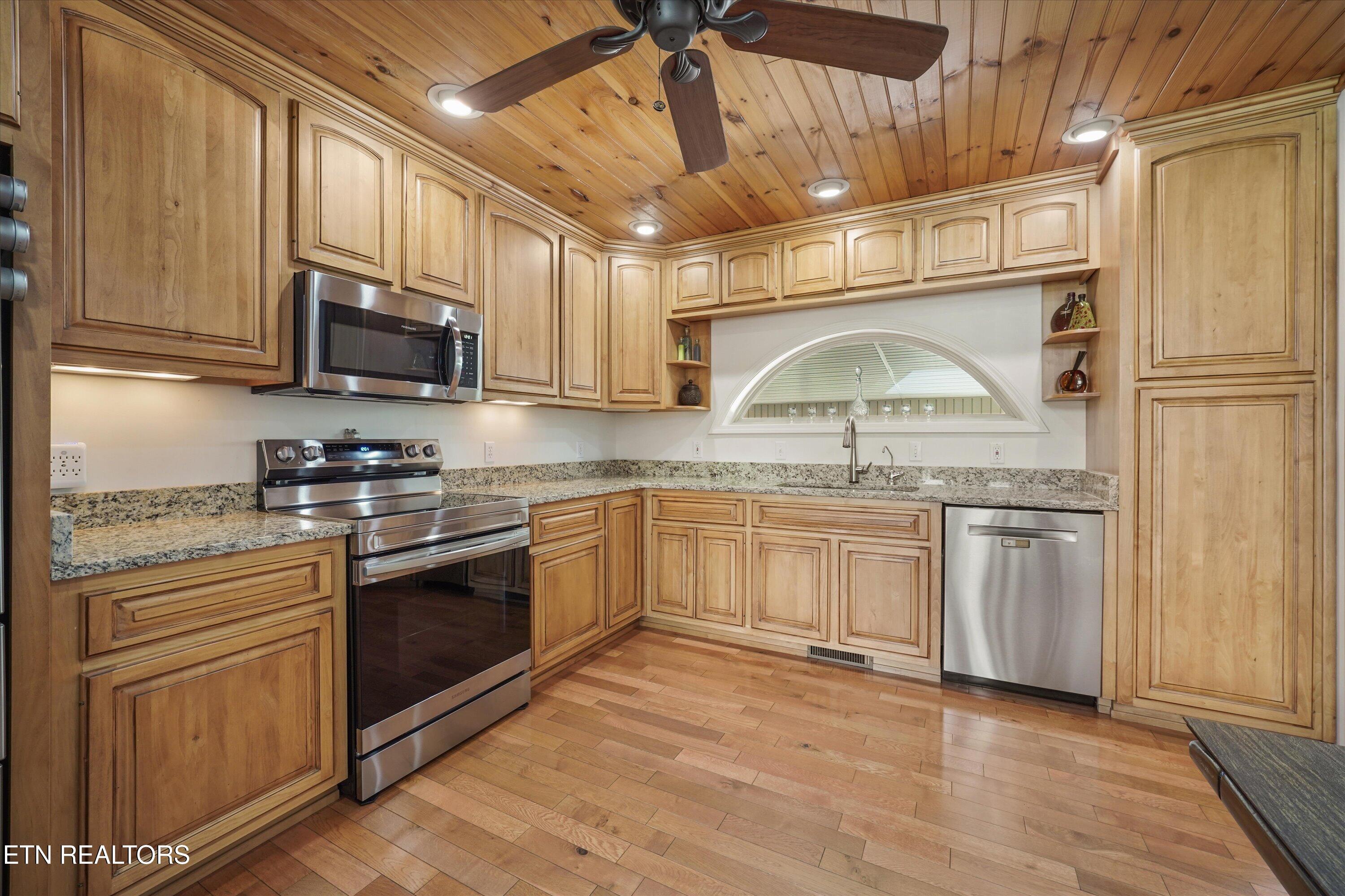2529 Mccloud Way Dandridge TN 37725