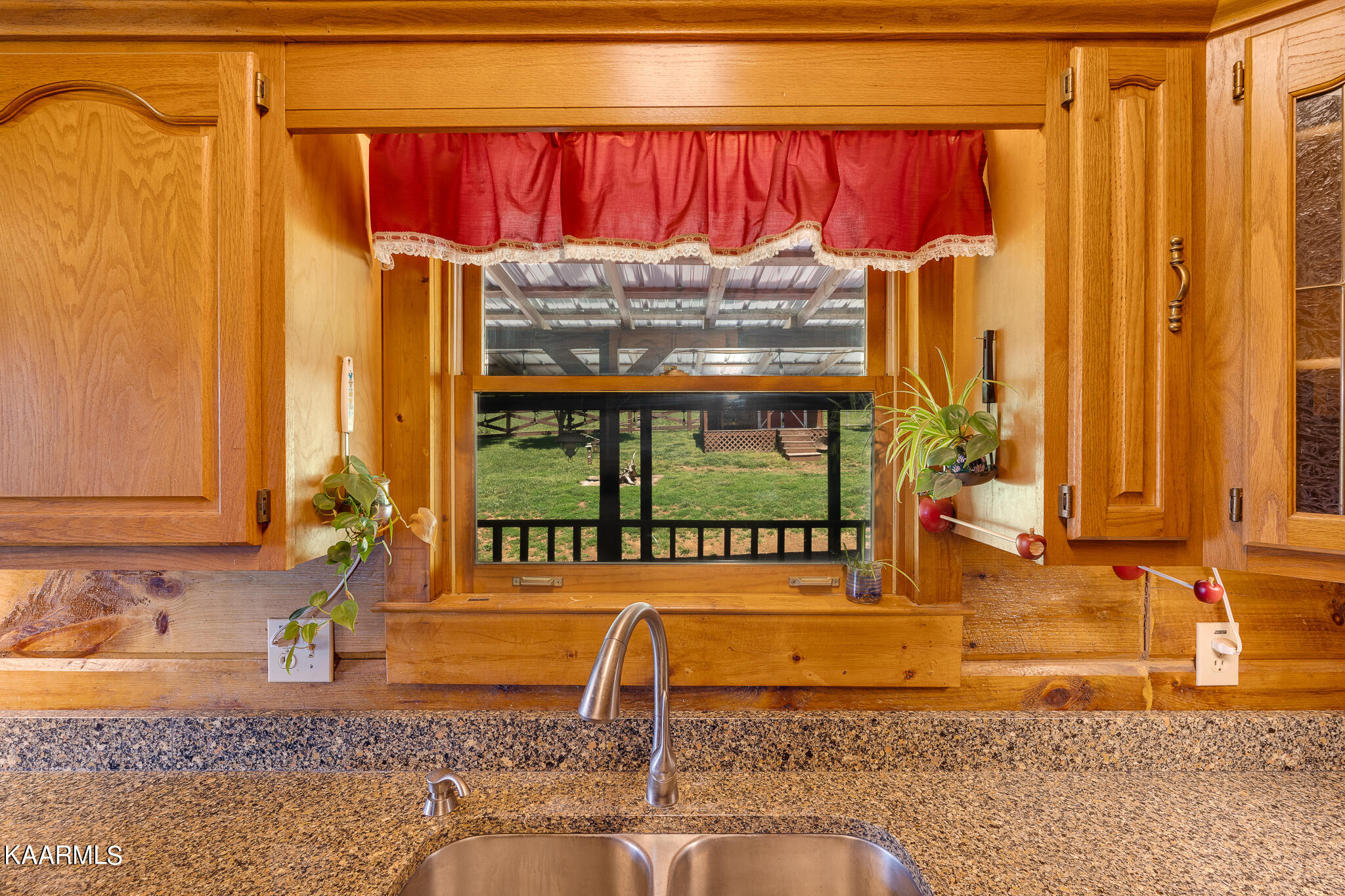 8527 Tazewell Pike Corryton TN 37721