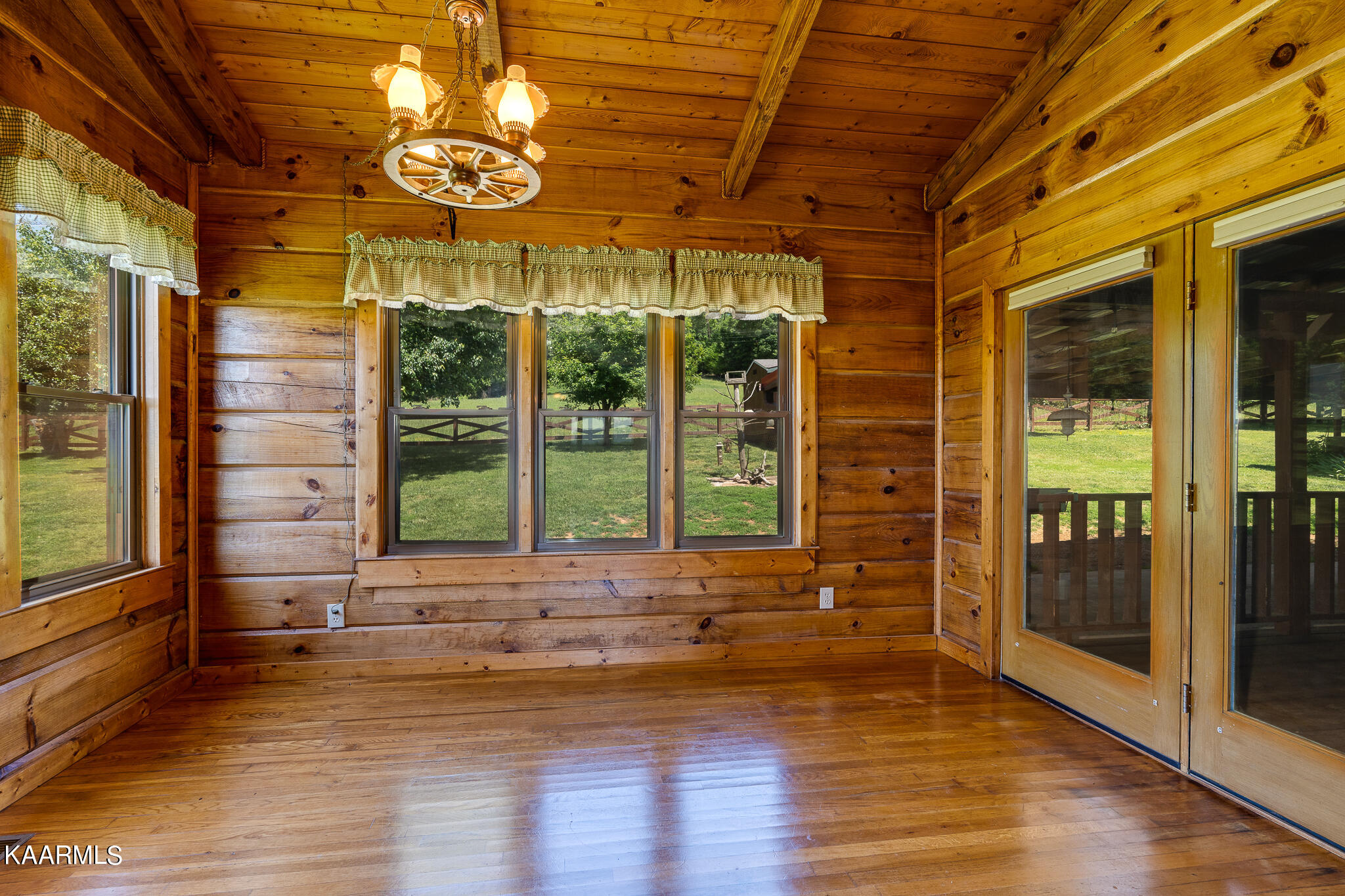 8527 Tazewell Pike Corryton TN 37721