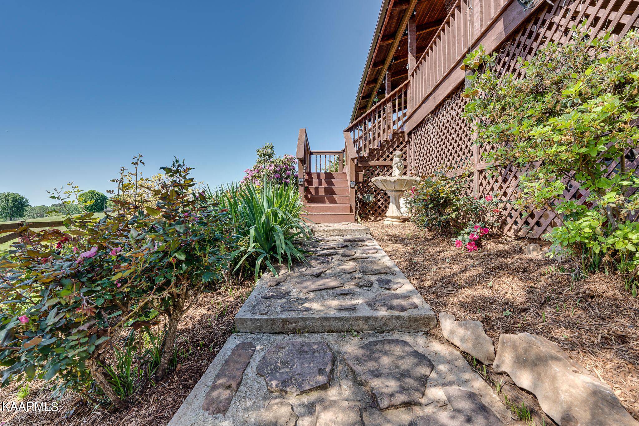 8527 Tazewell Pike Corryton TN 37721