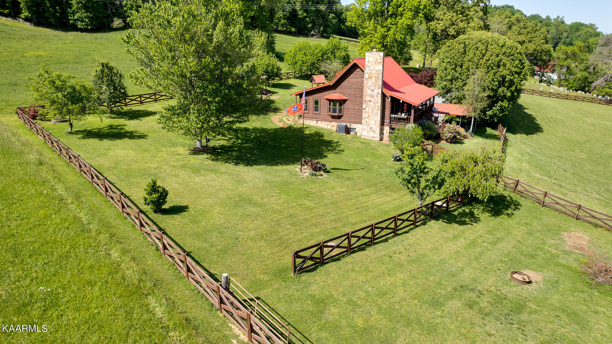 8527 Tazewell Pike Corryton TN 37721